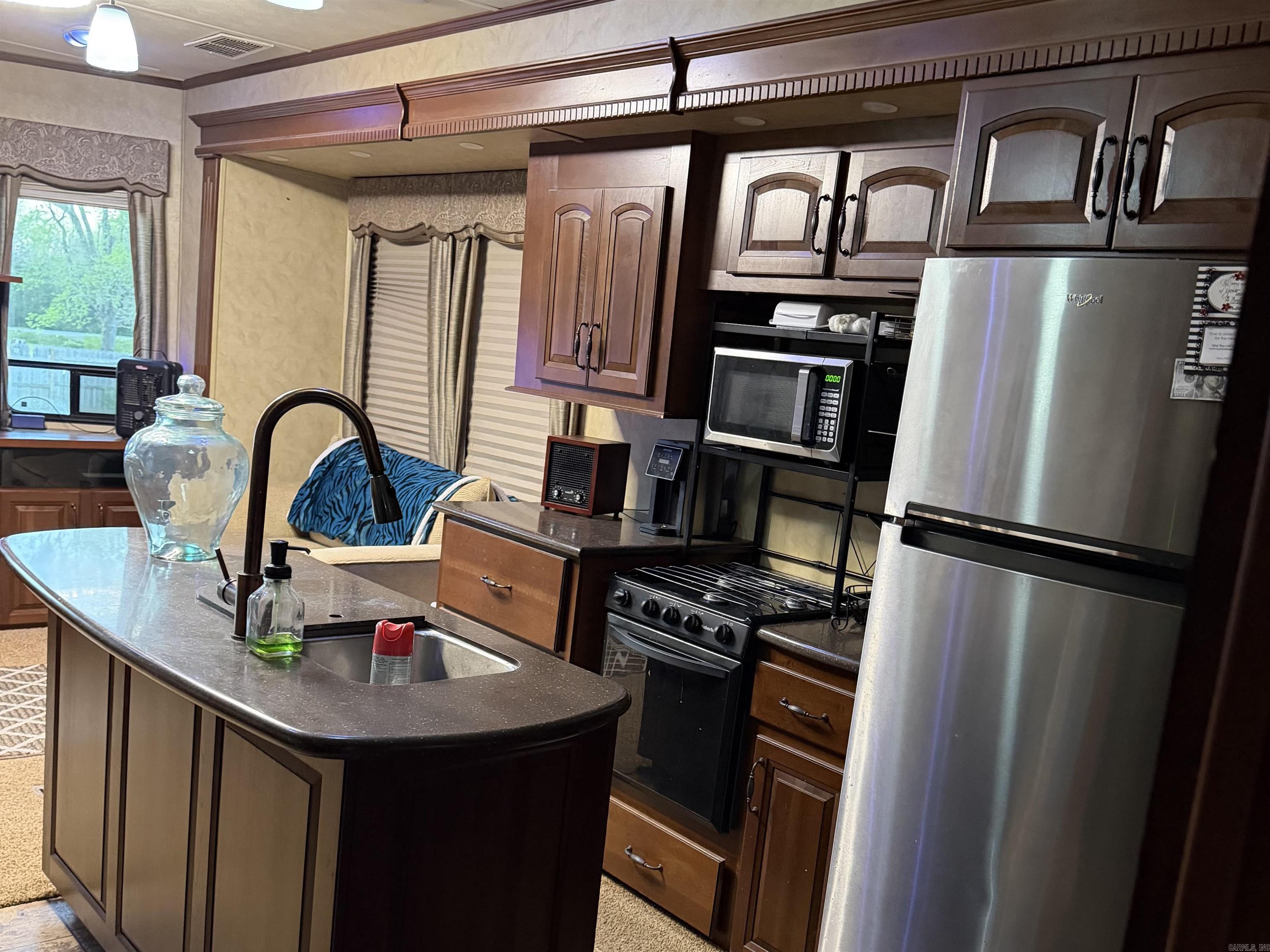 196 Pine Valley Drive Property Photo 4