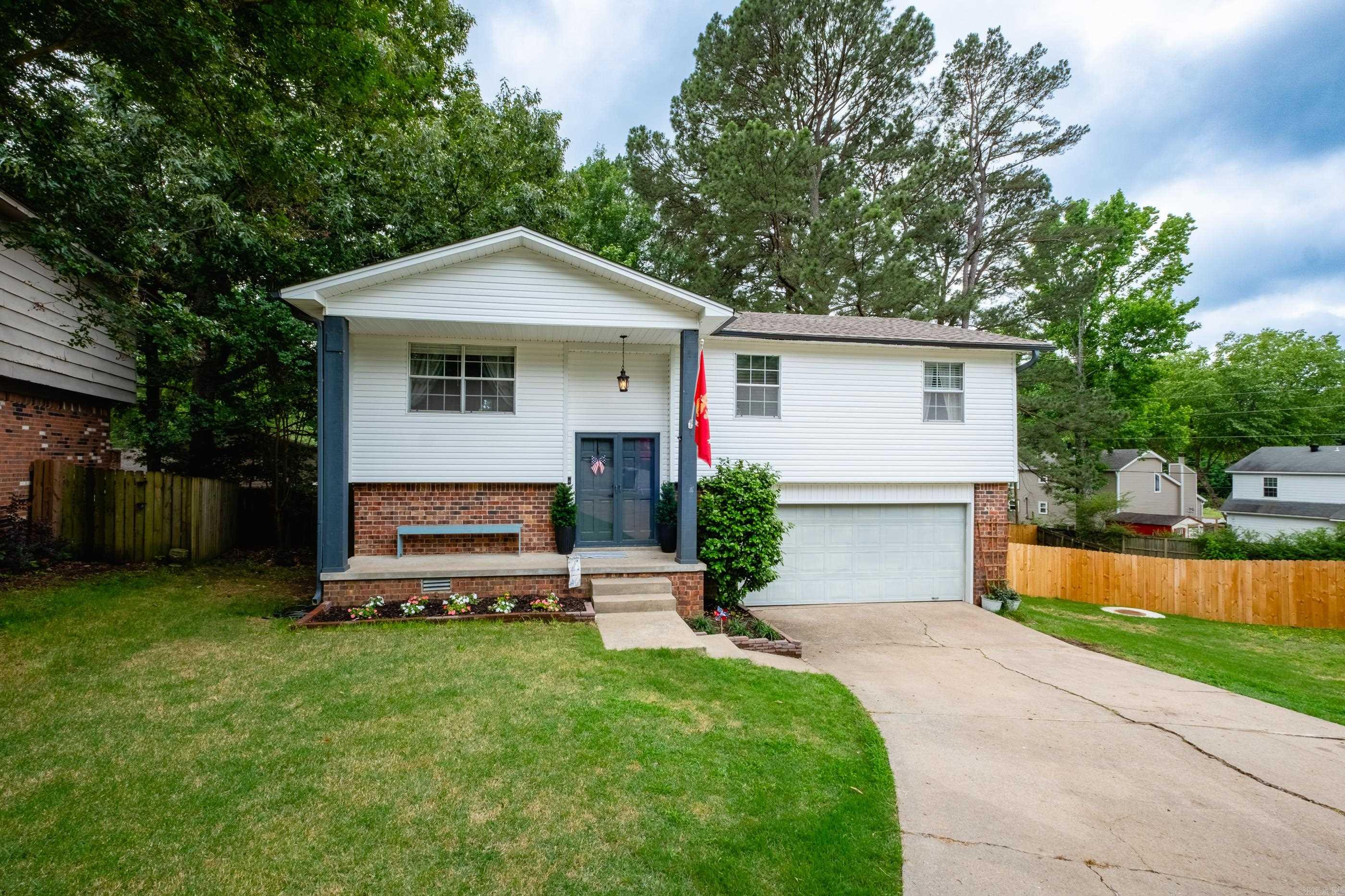 10 Cherrywood Ct Property Photo 3