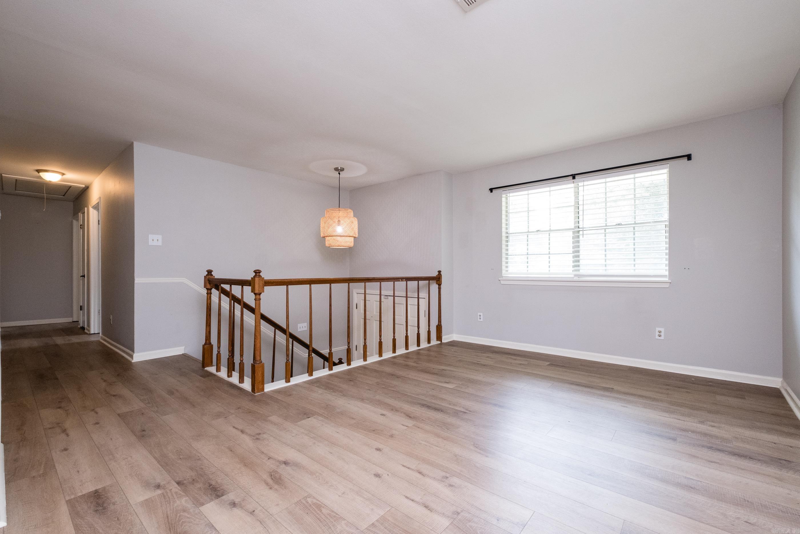 10 Cherrywood Ct Property Photo 6