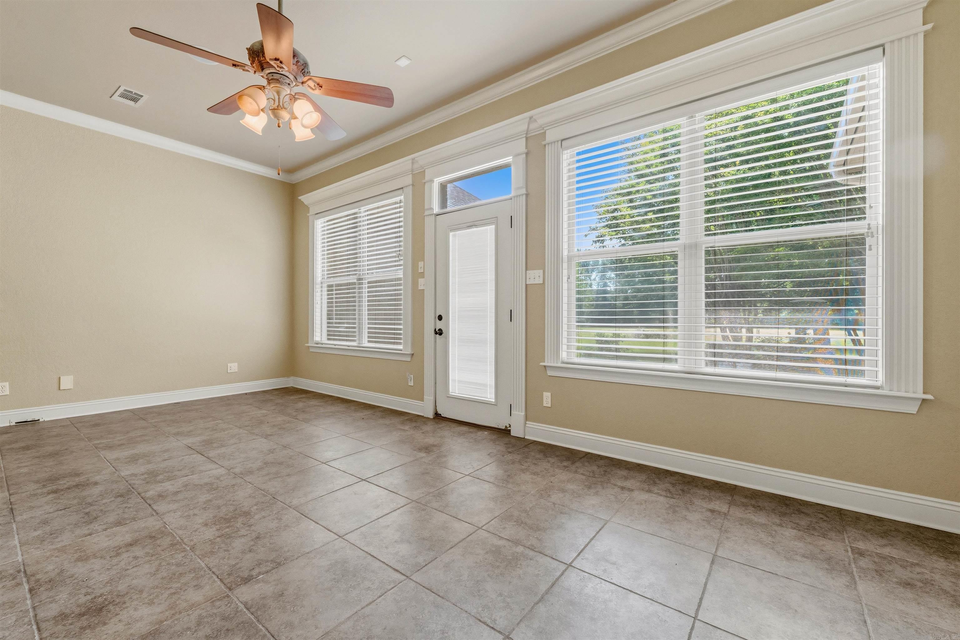 305 Edgewood Dr Property Photo 12
