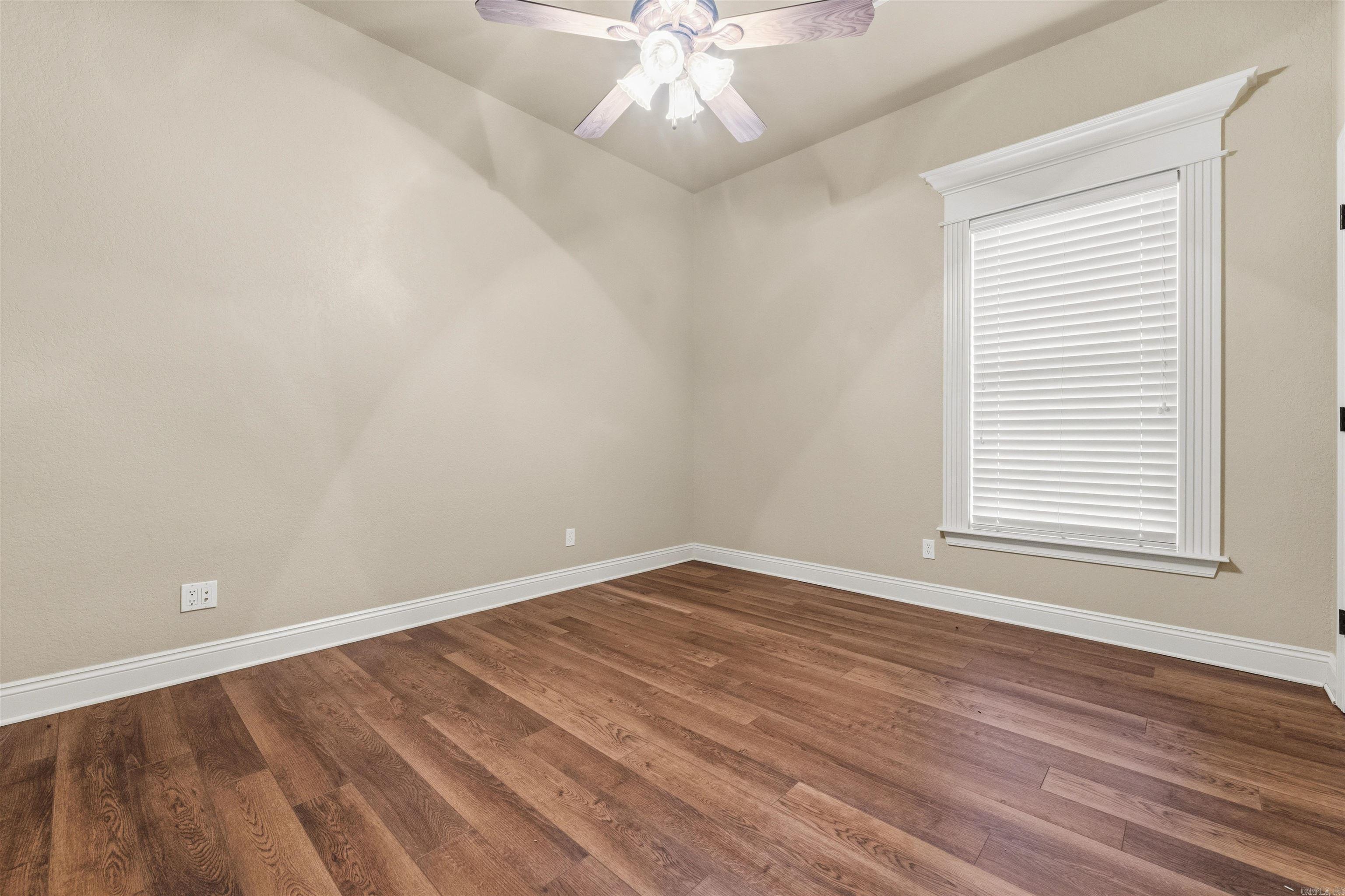 305 Edgewood Dr Property Photo 22