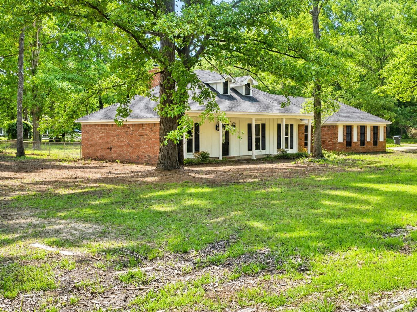 7500 Dolphin Drive Property Photo 1