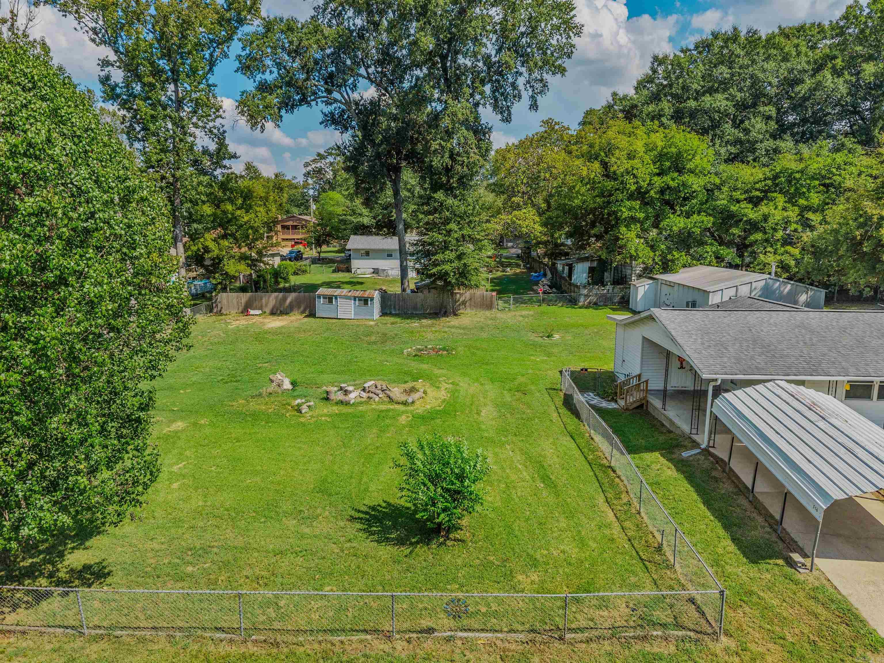 516 Jefferson St Property Photo 4