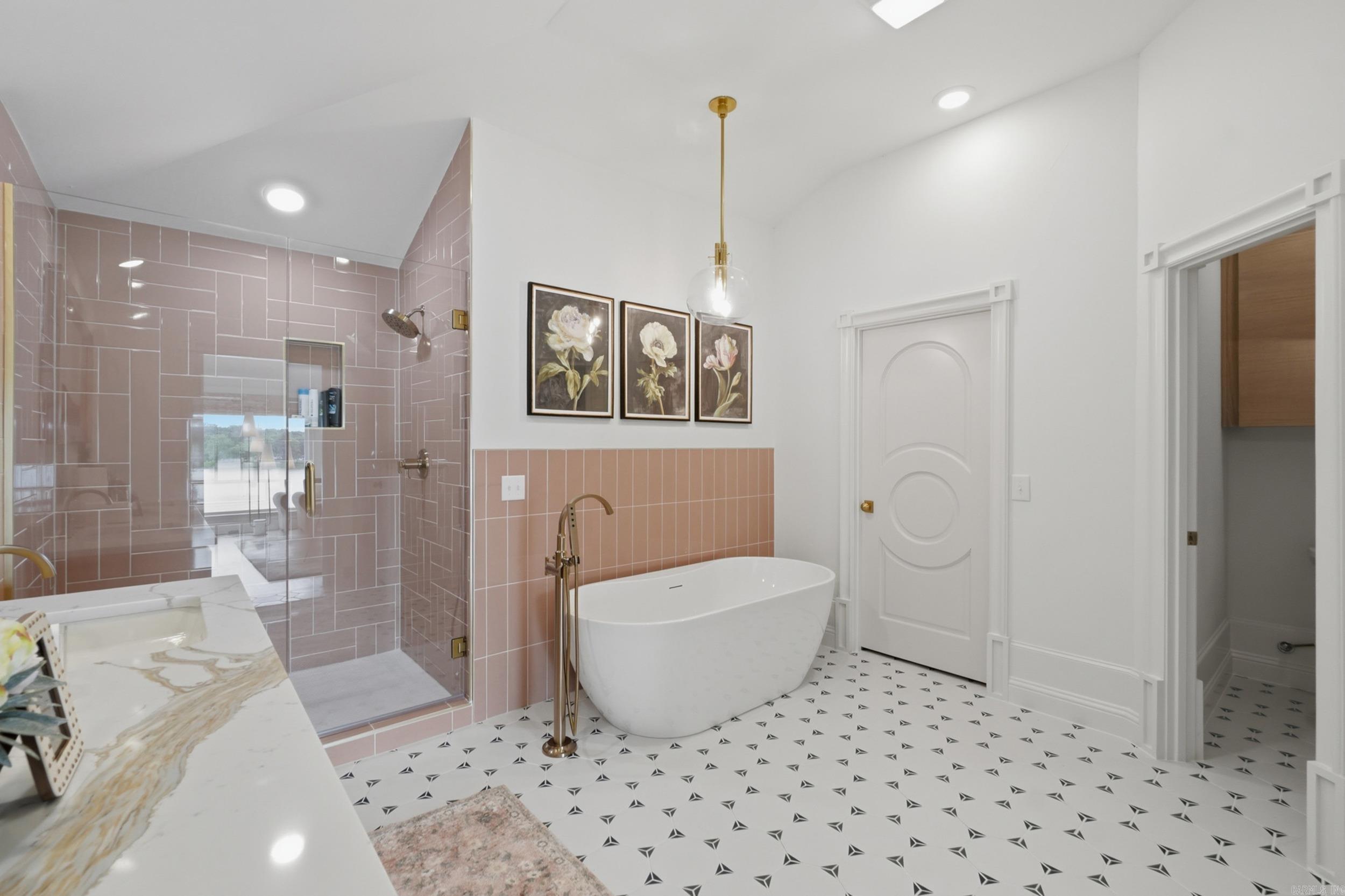 601 W River Property Photo 14