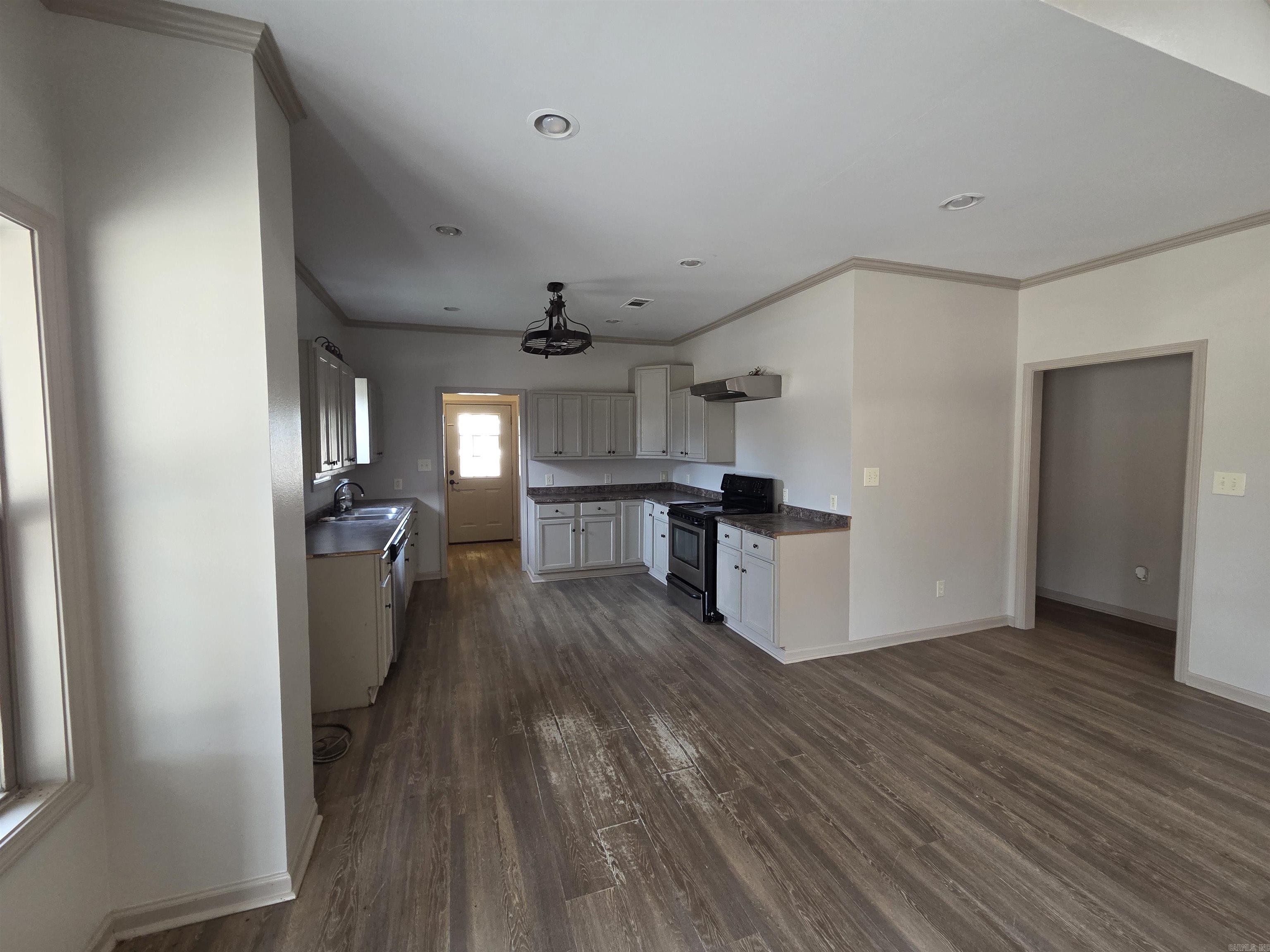4205 Ryburn Rd Property Photo 6