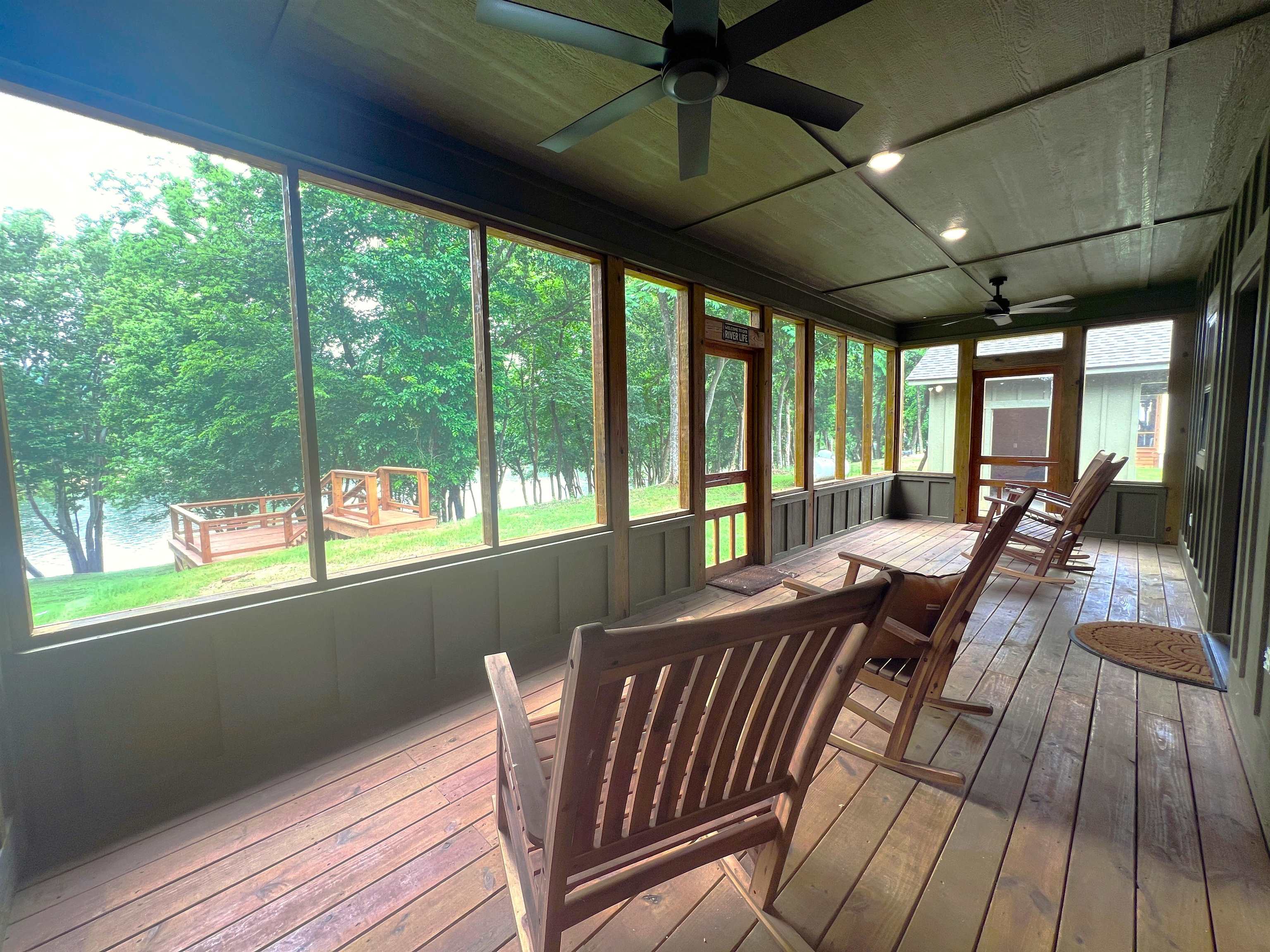 2 N Riverview Lane Property Photo 4