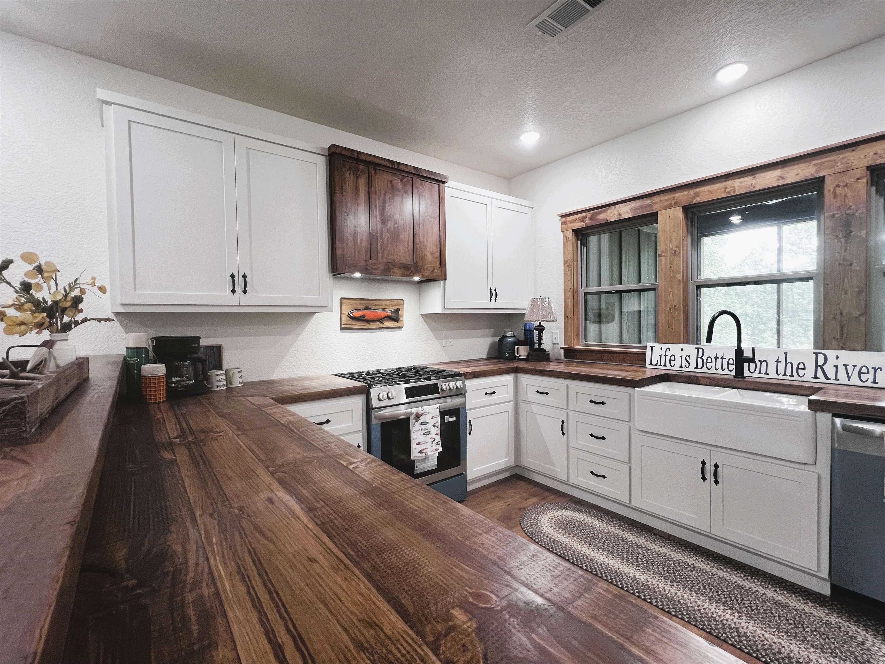 2 N Riverview Lane Property Photo 9