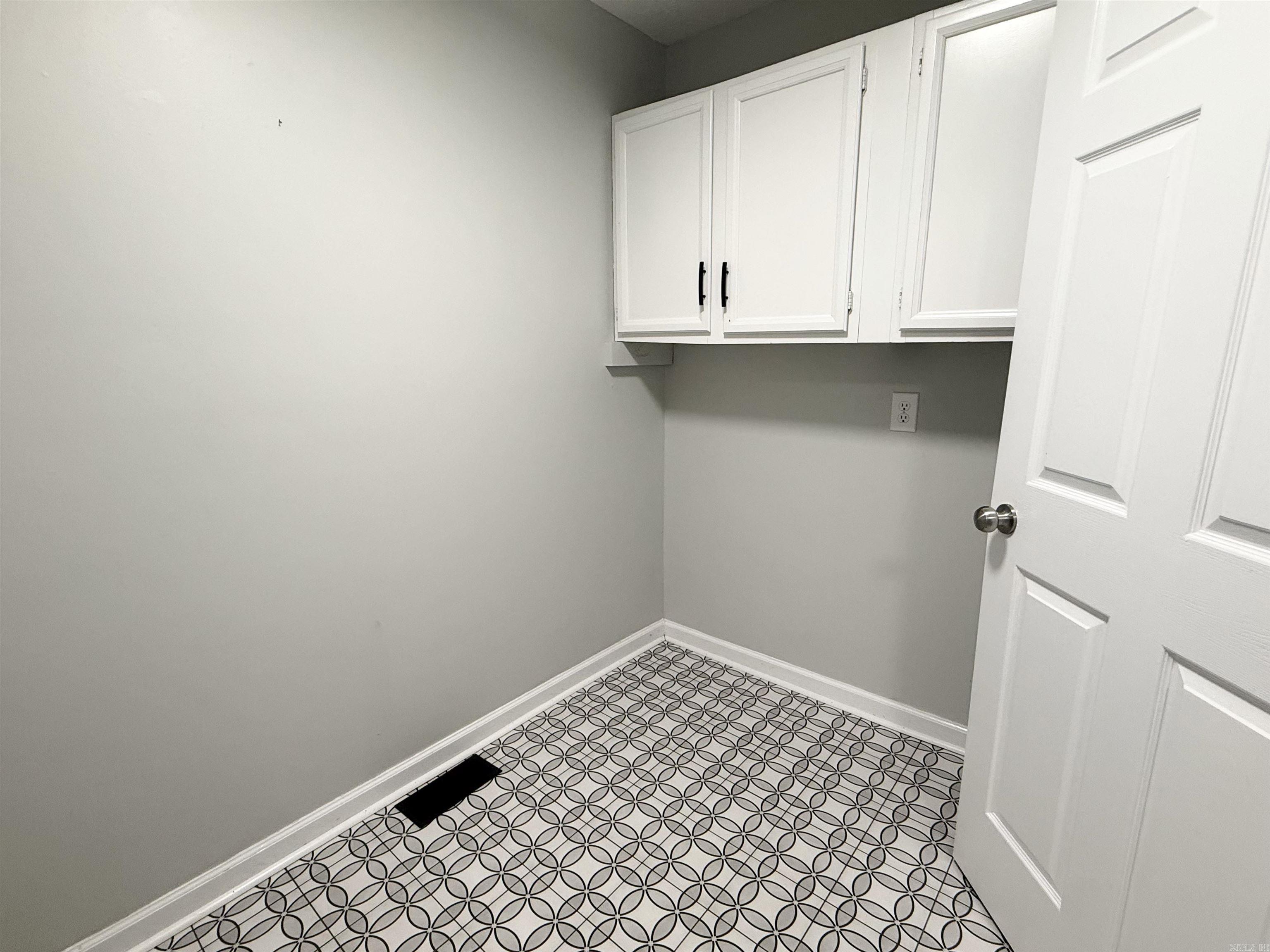 407 Meriwether Property Photo 8
