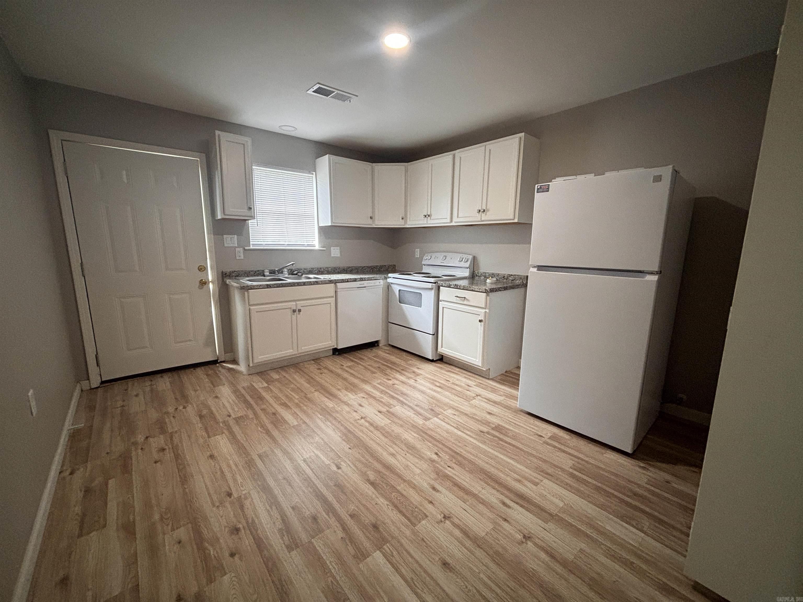 19115 Colonel Glenn Road Property Photo 12