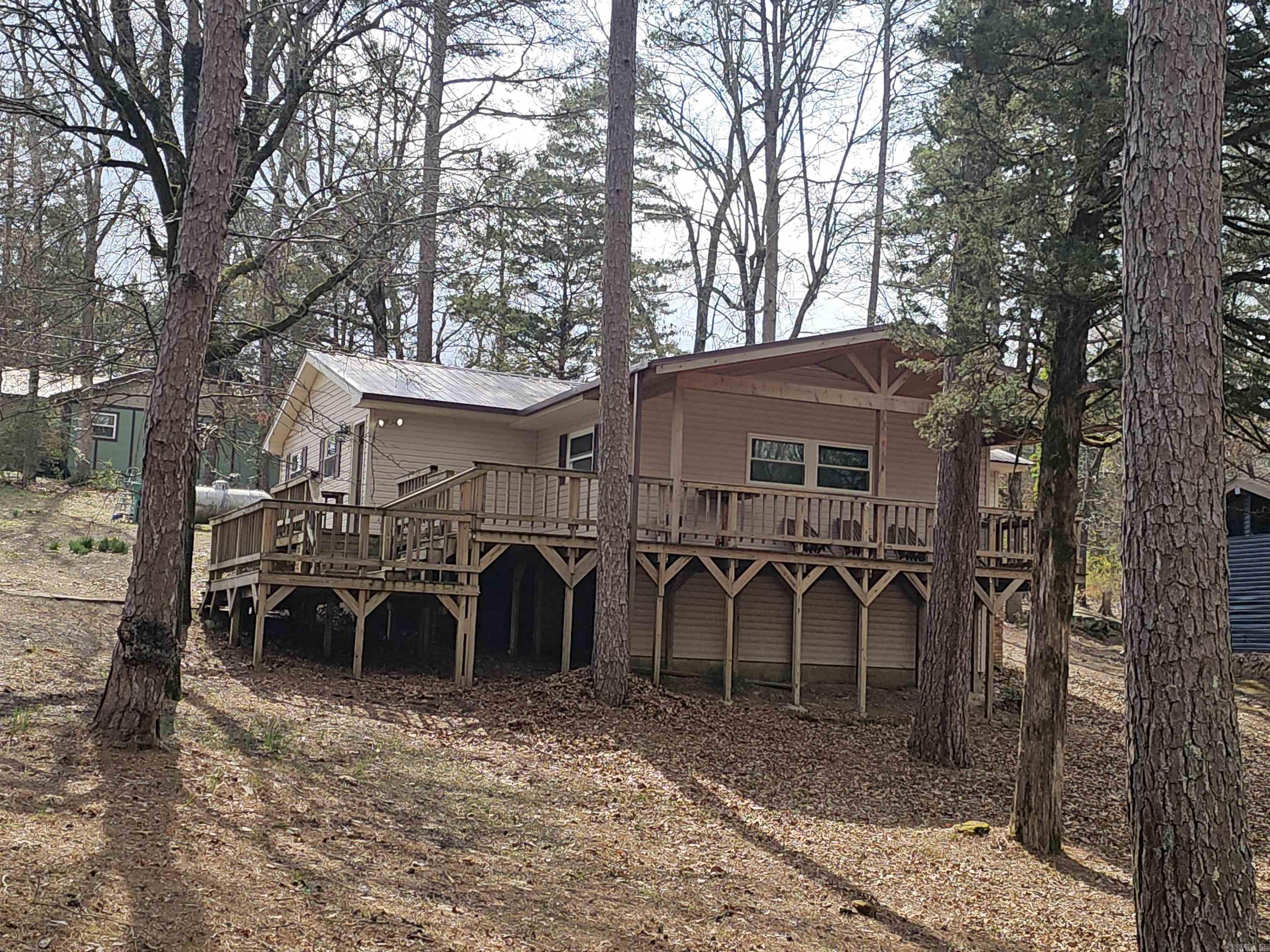 636 W Cliff Drive Property Photo 1