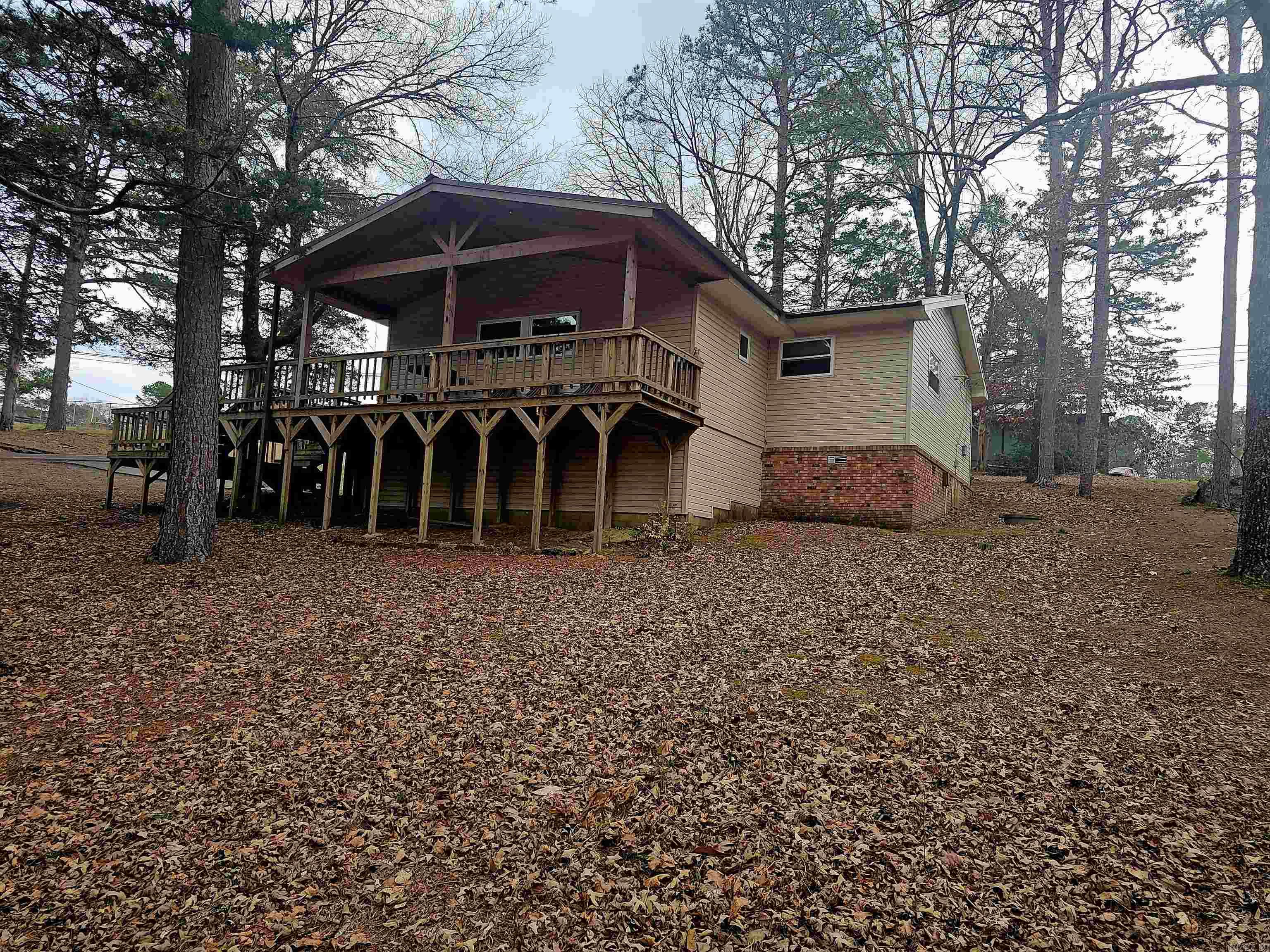 636 W Cliff Drive Property Photo 3