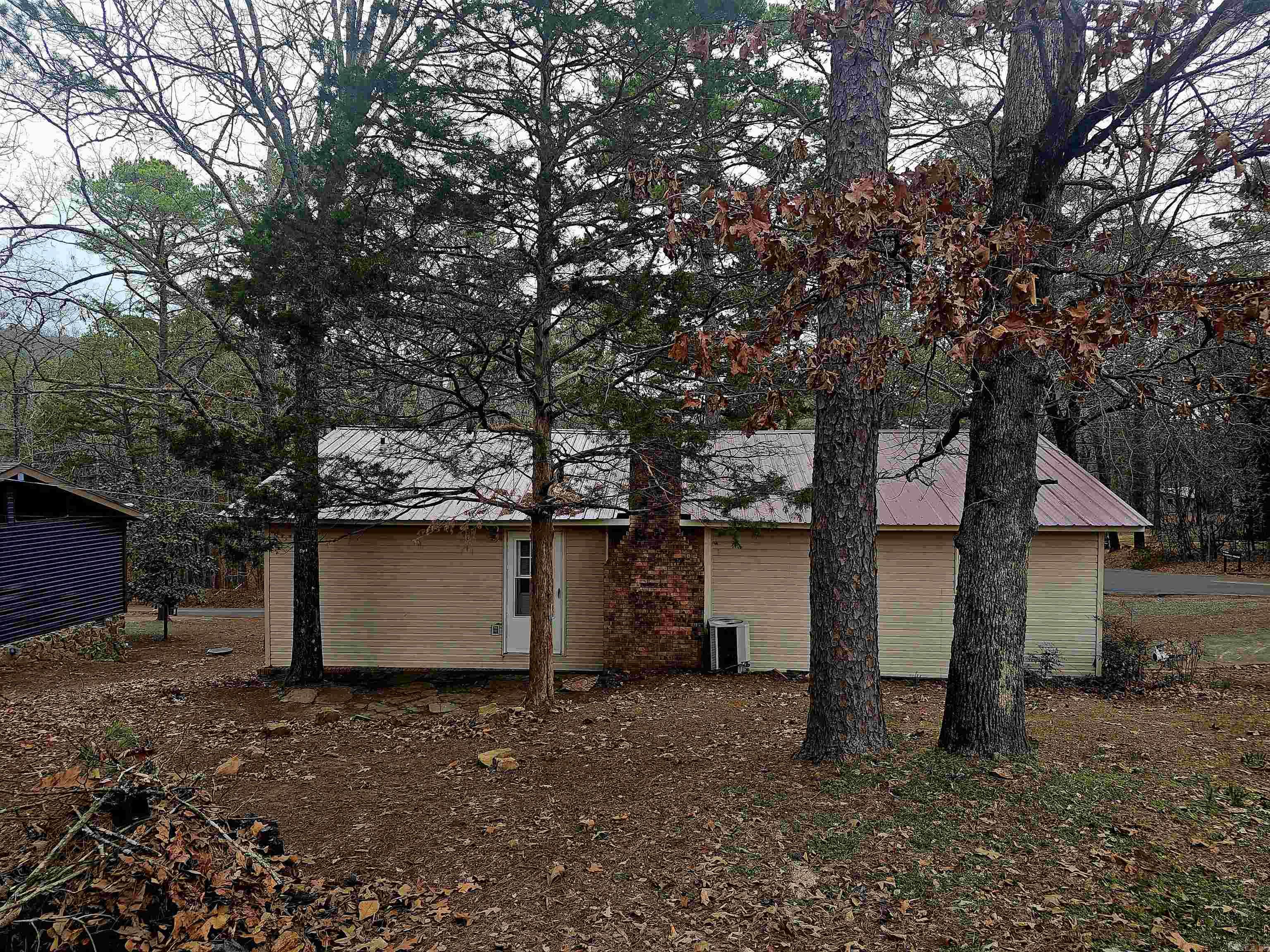 636 W Cliff Drive Property Photo 6
