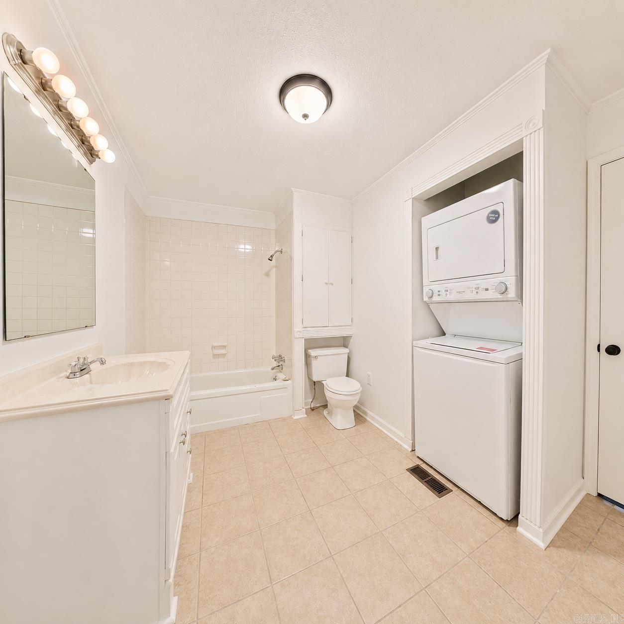 636 W Cliff Drive Property Photo 22