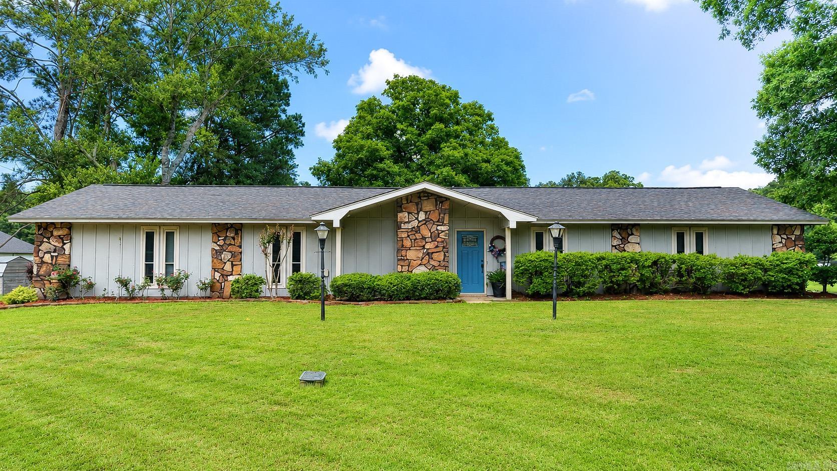 2221 Meadowpond Trail