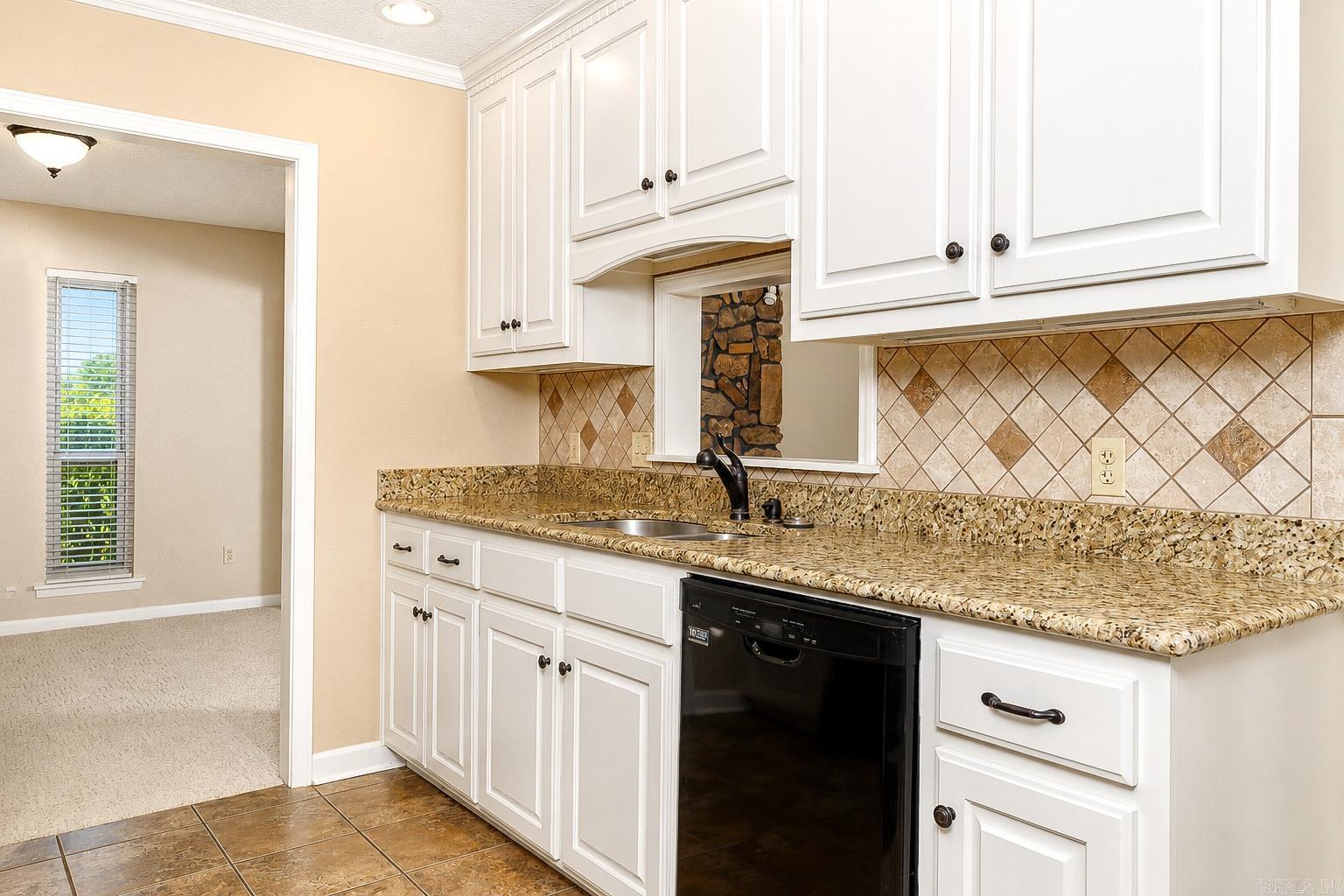 2221 Meadowpond Trail Property Photo 9
