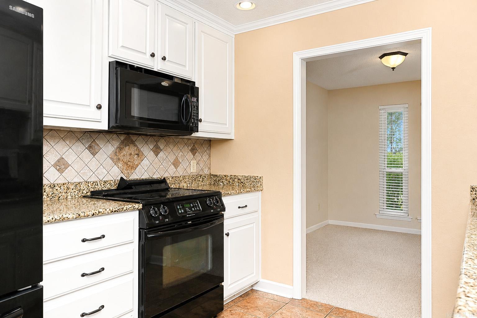 2221 Meadowpond Trail Property Photo 10