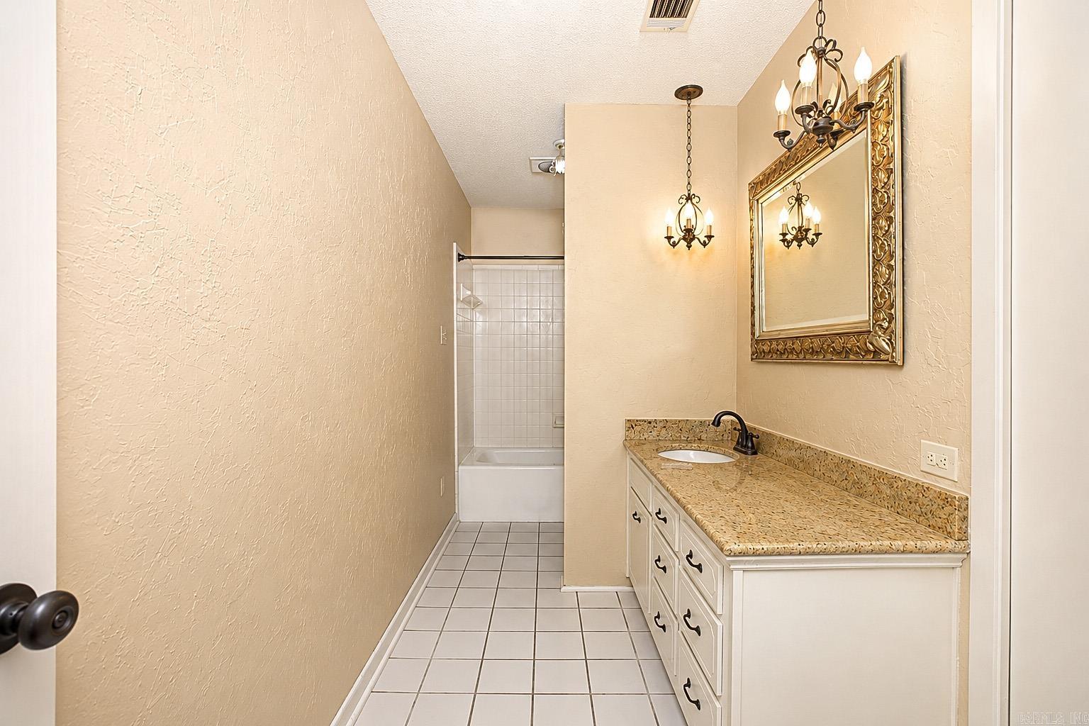 2221 Meadowpond Trail Property Photo 20
