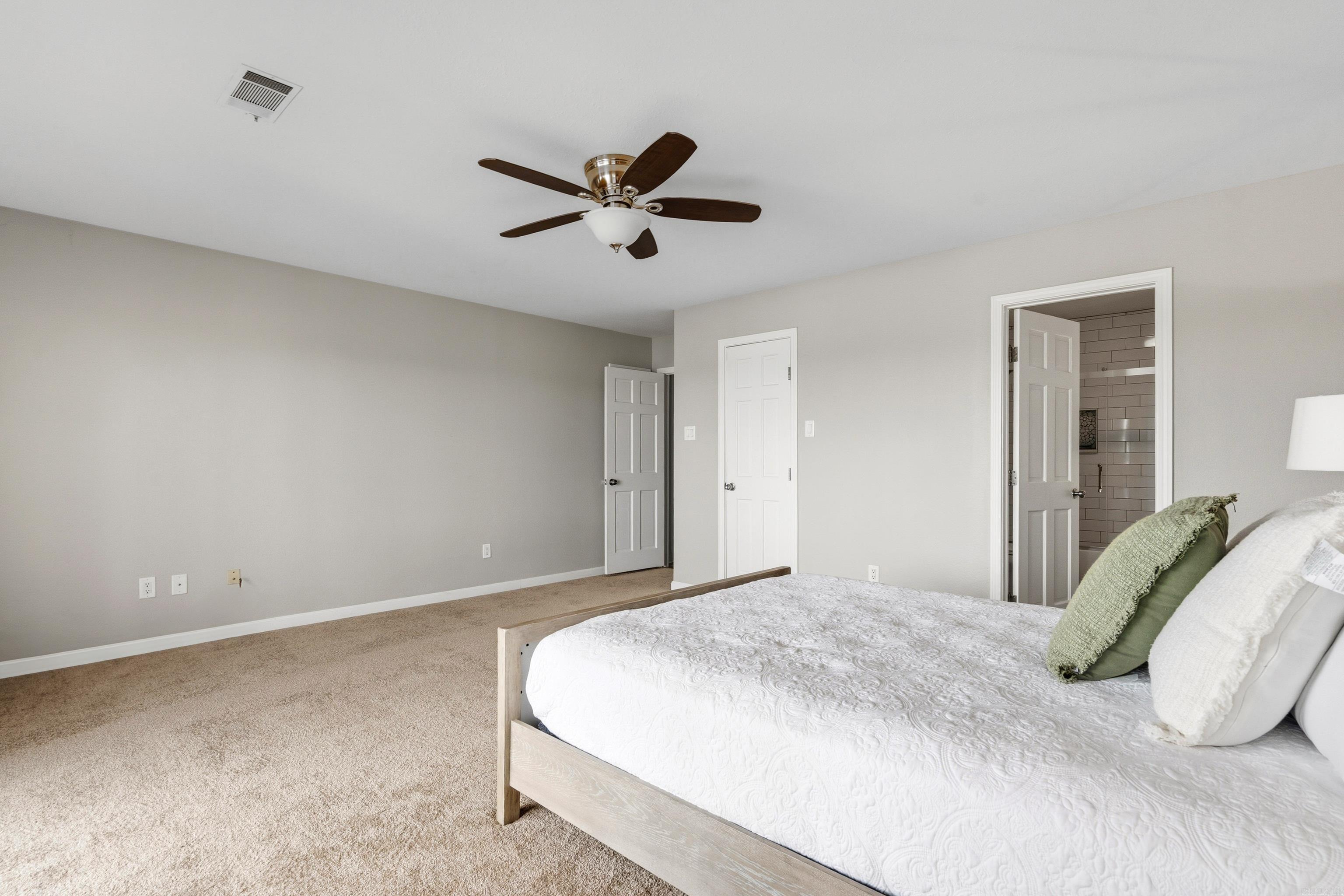 724 Weston Road G1 Property Photo 6