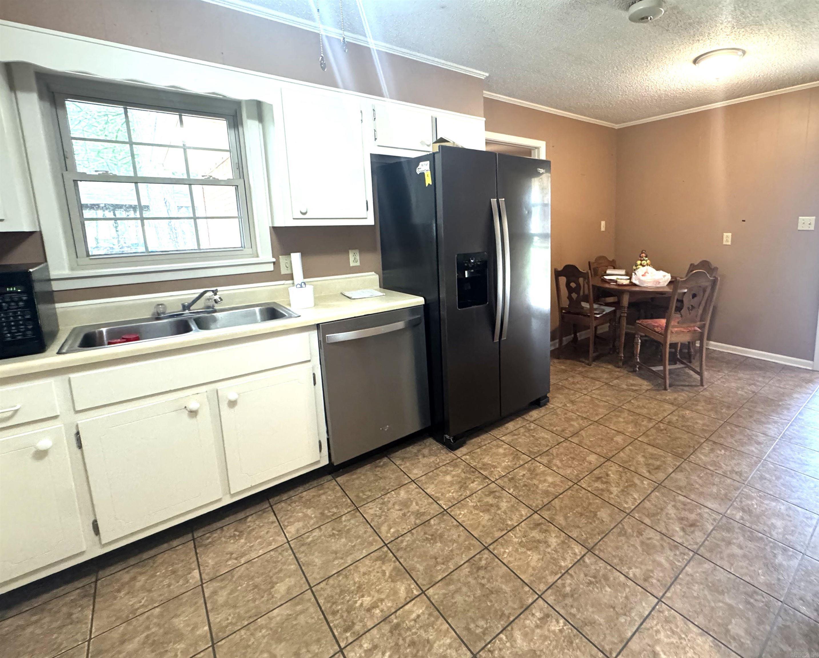 1258 Ouida St Property Photo 6