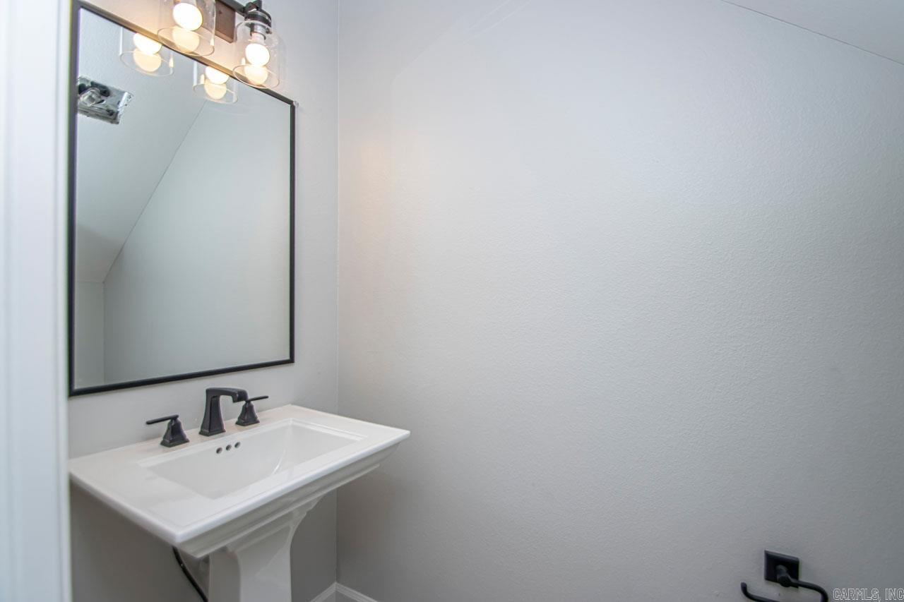 302 Kanis Ridge Drive Property Photo 13