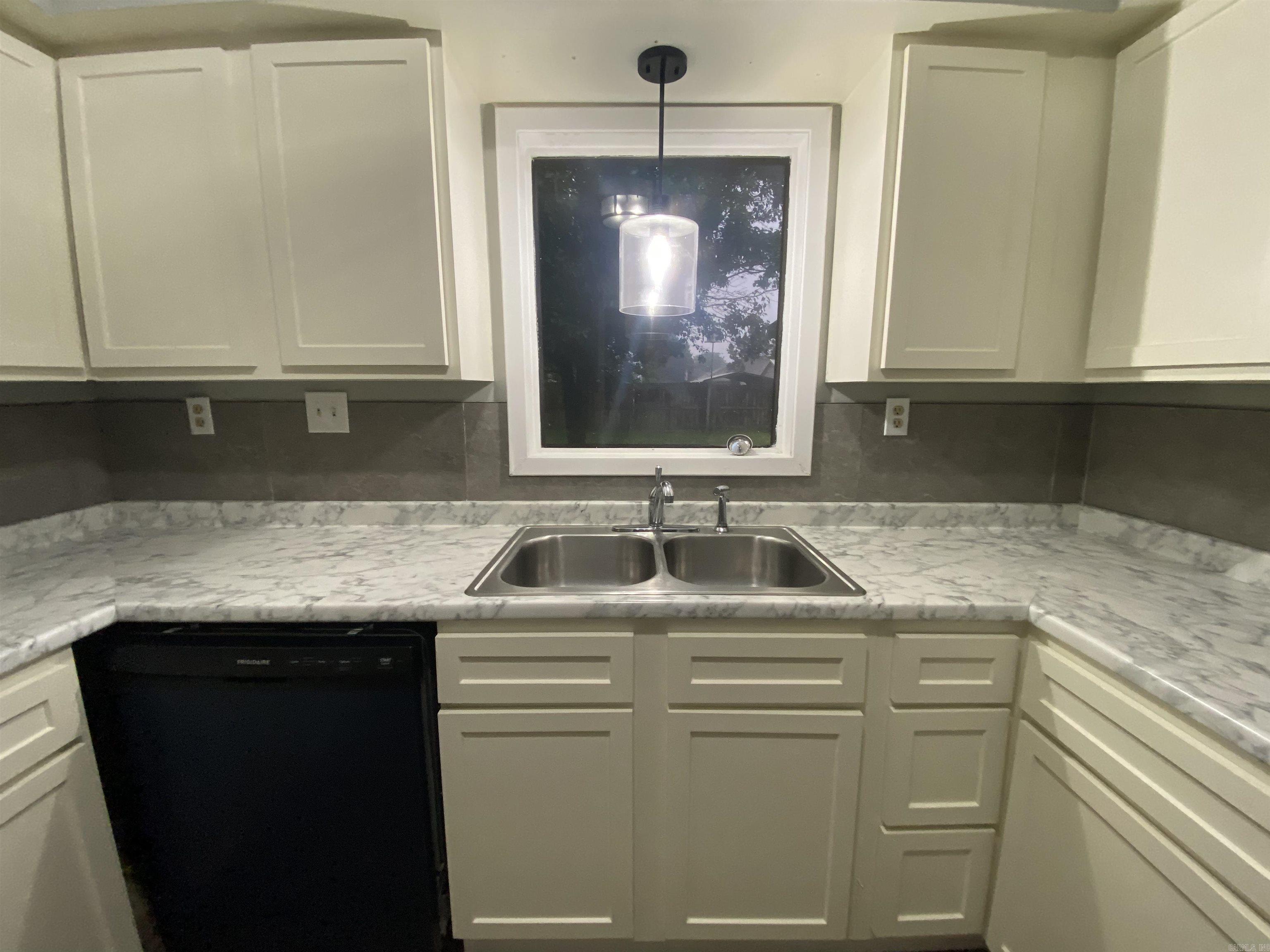 208 Ada Drive Property Photo 8