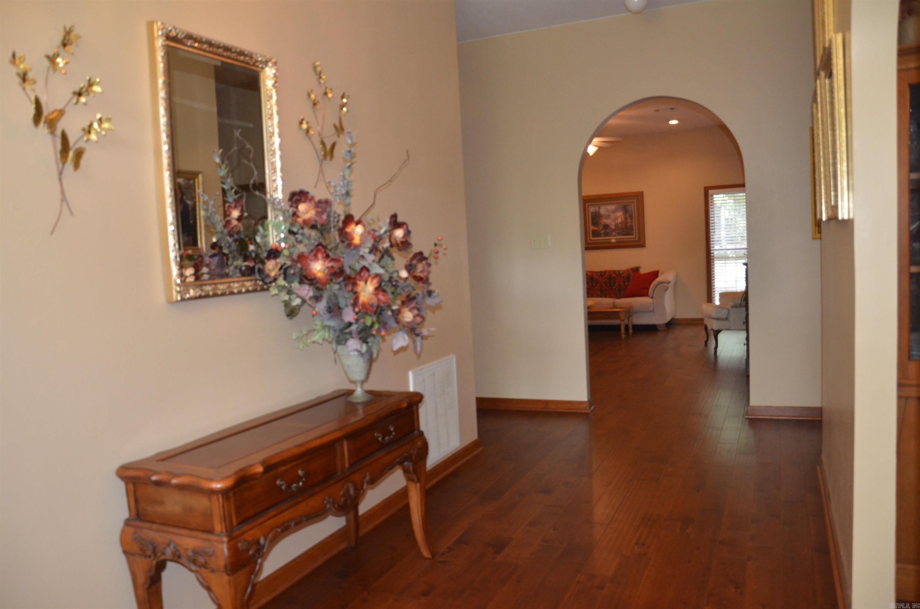 210 Deer Run Cove Property Photo 4