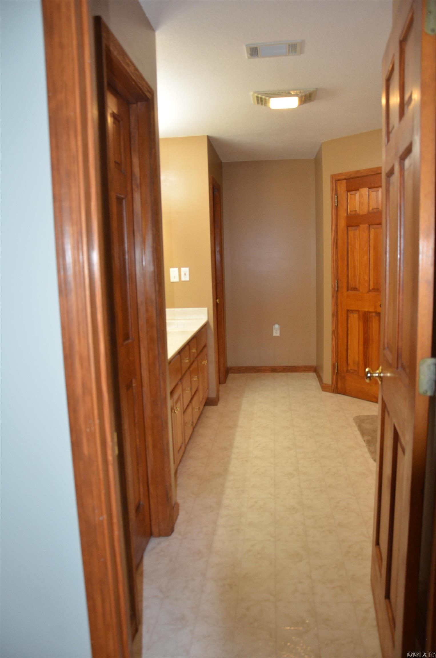 210 Deer Run Cove Property Photo 9