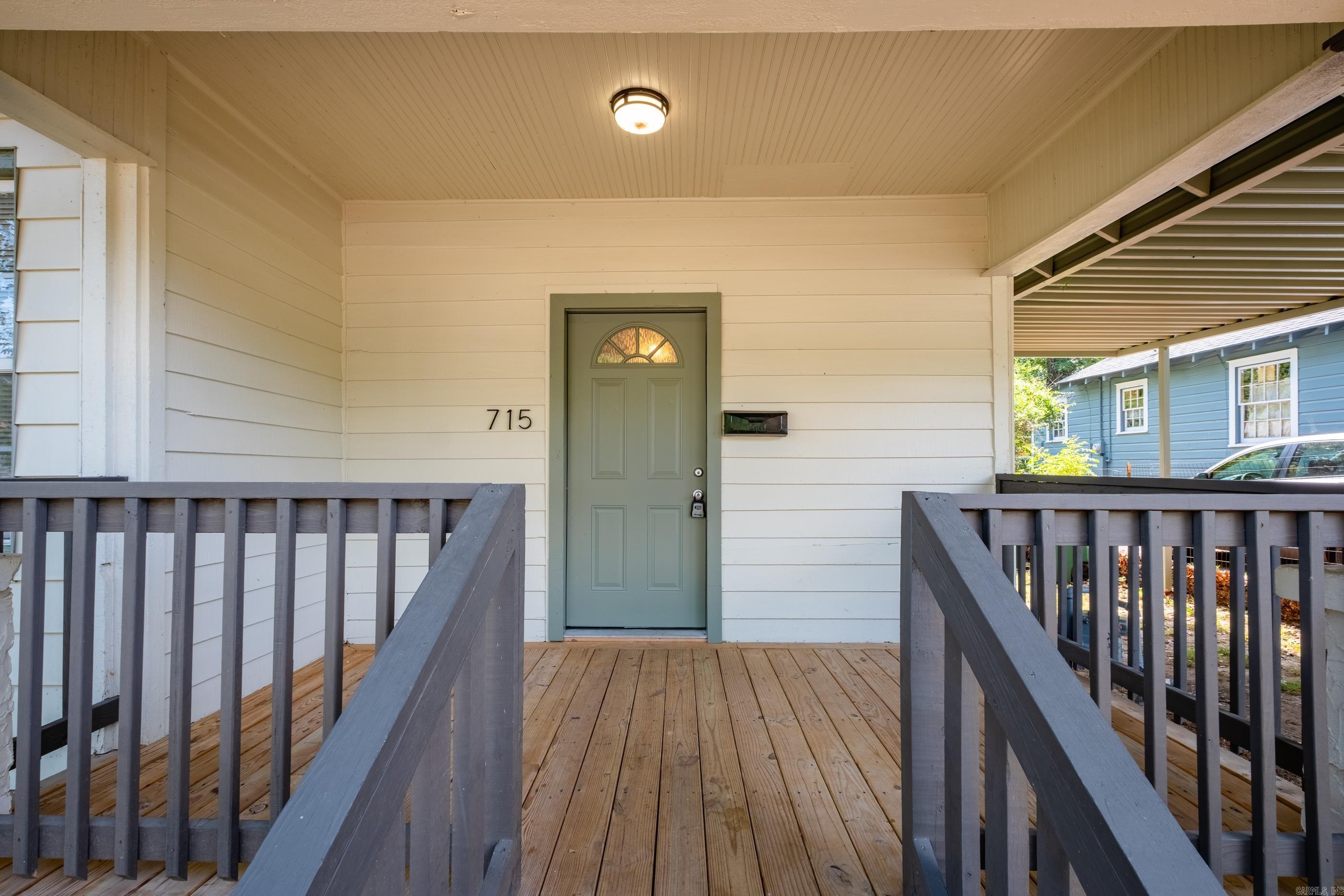 715 Maple Street Property Photo 4