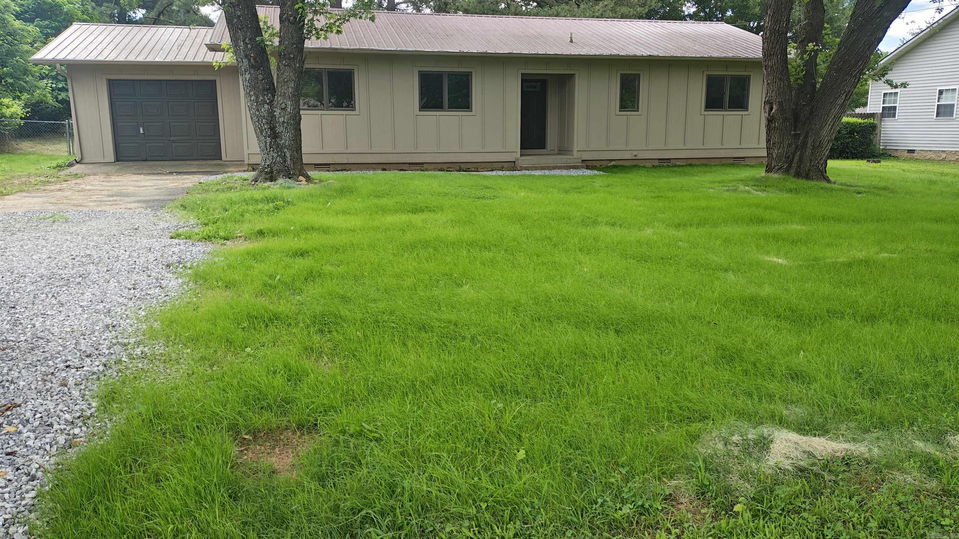 404 Maple Drive Property Photo 1