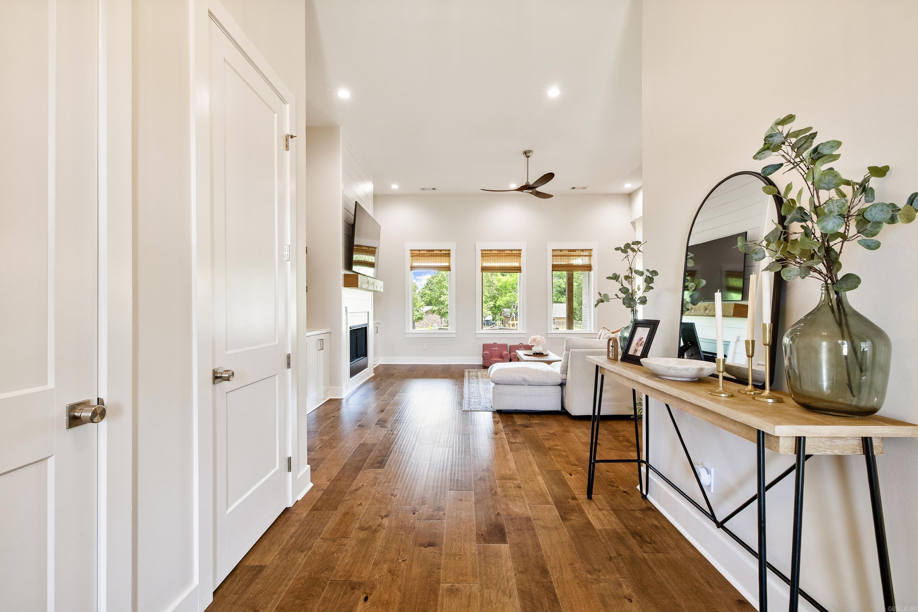 3016 Vincintage Cove Property Photo 6