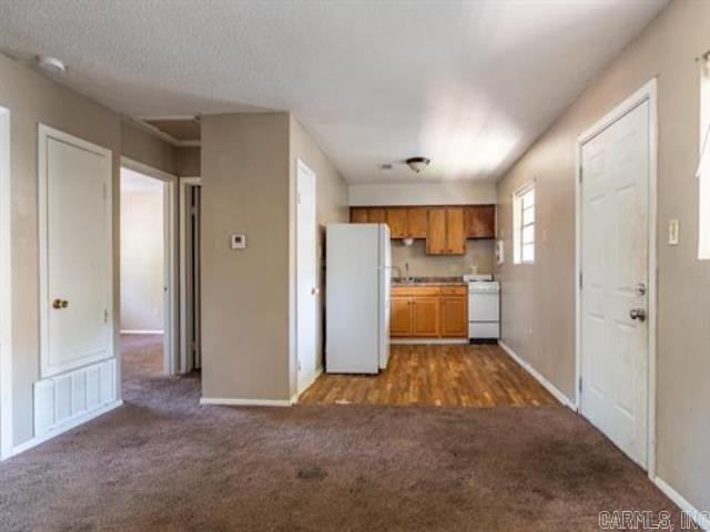 818 W 28th Avenue Property Photo 4