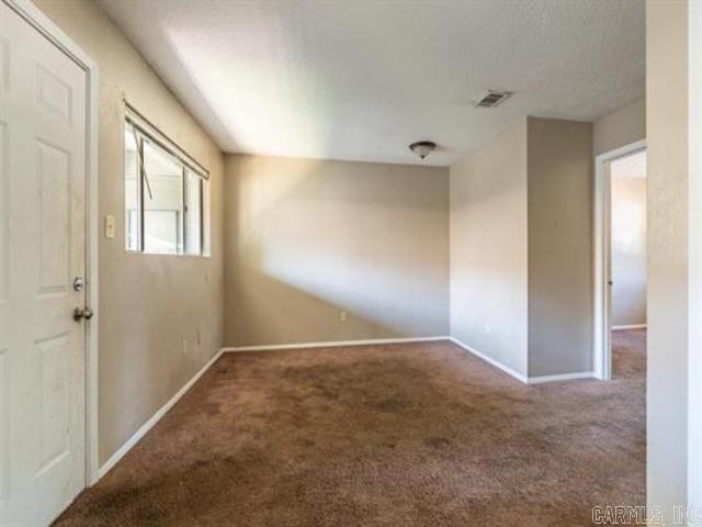 818 W 28th Avenue Property Photo 8