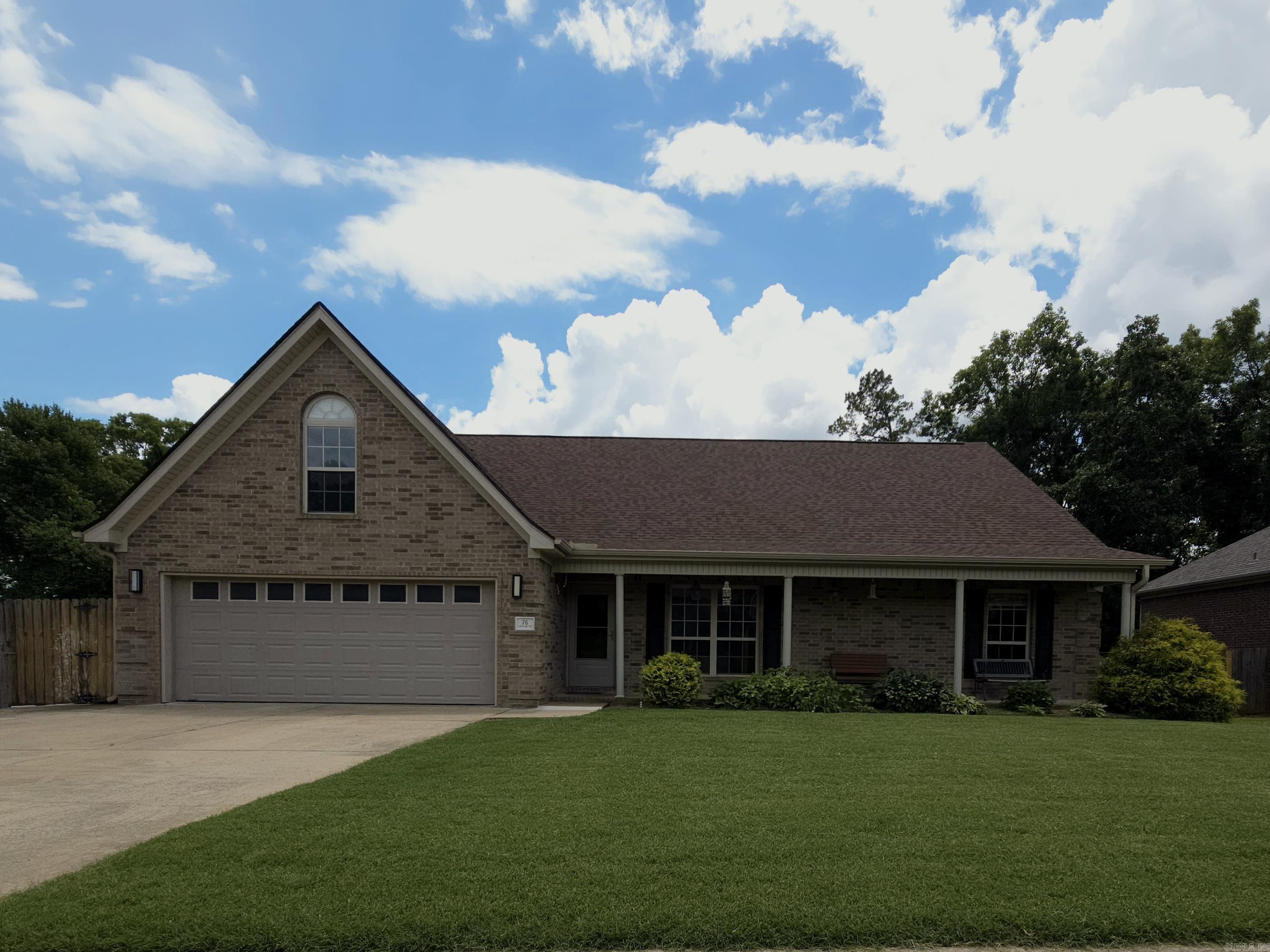 76 Lakeland Dr Property Photo 1