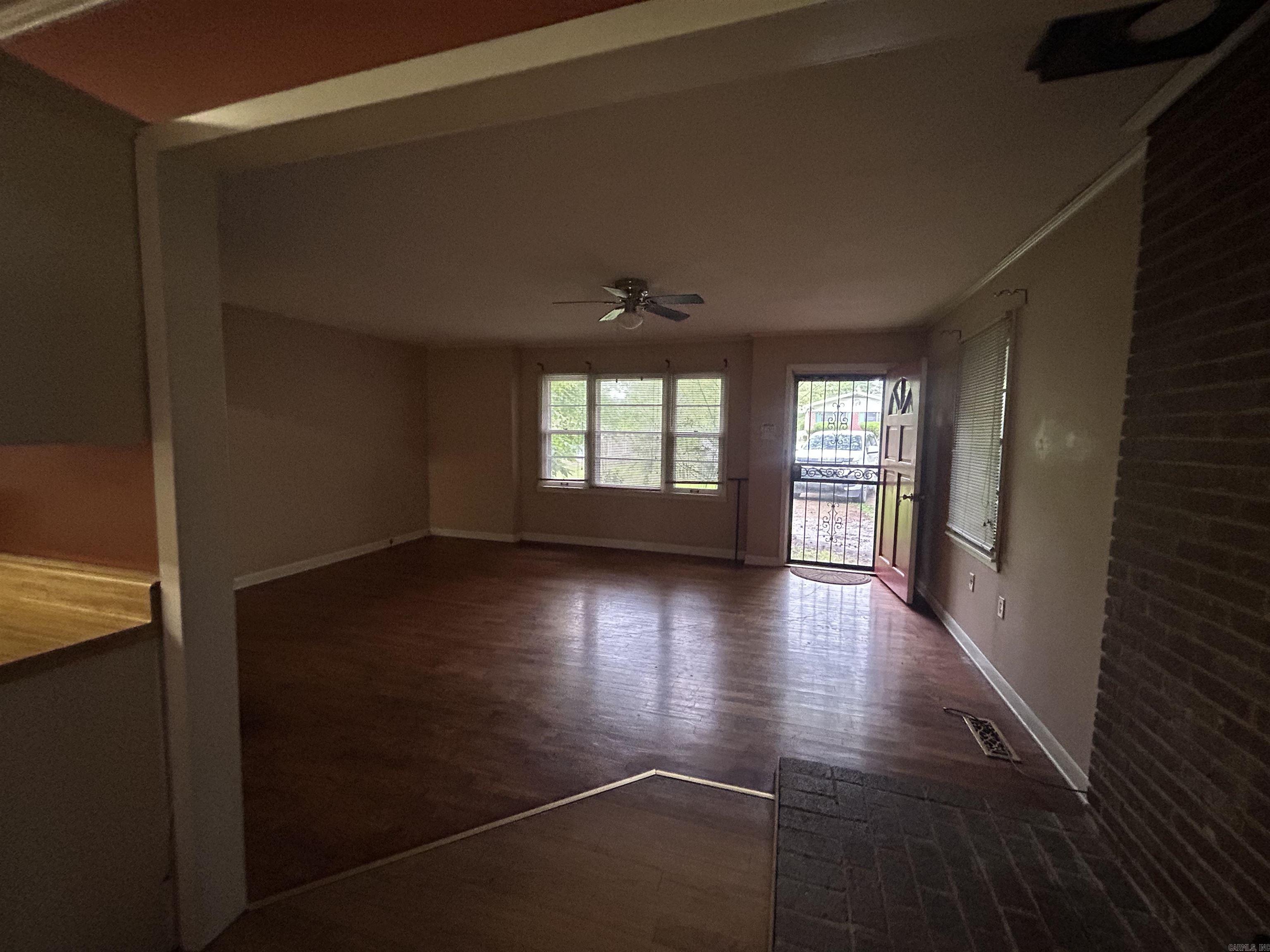 923 Norman St Property Photo 2
