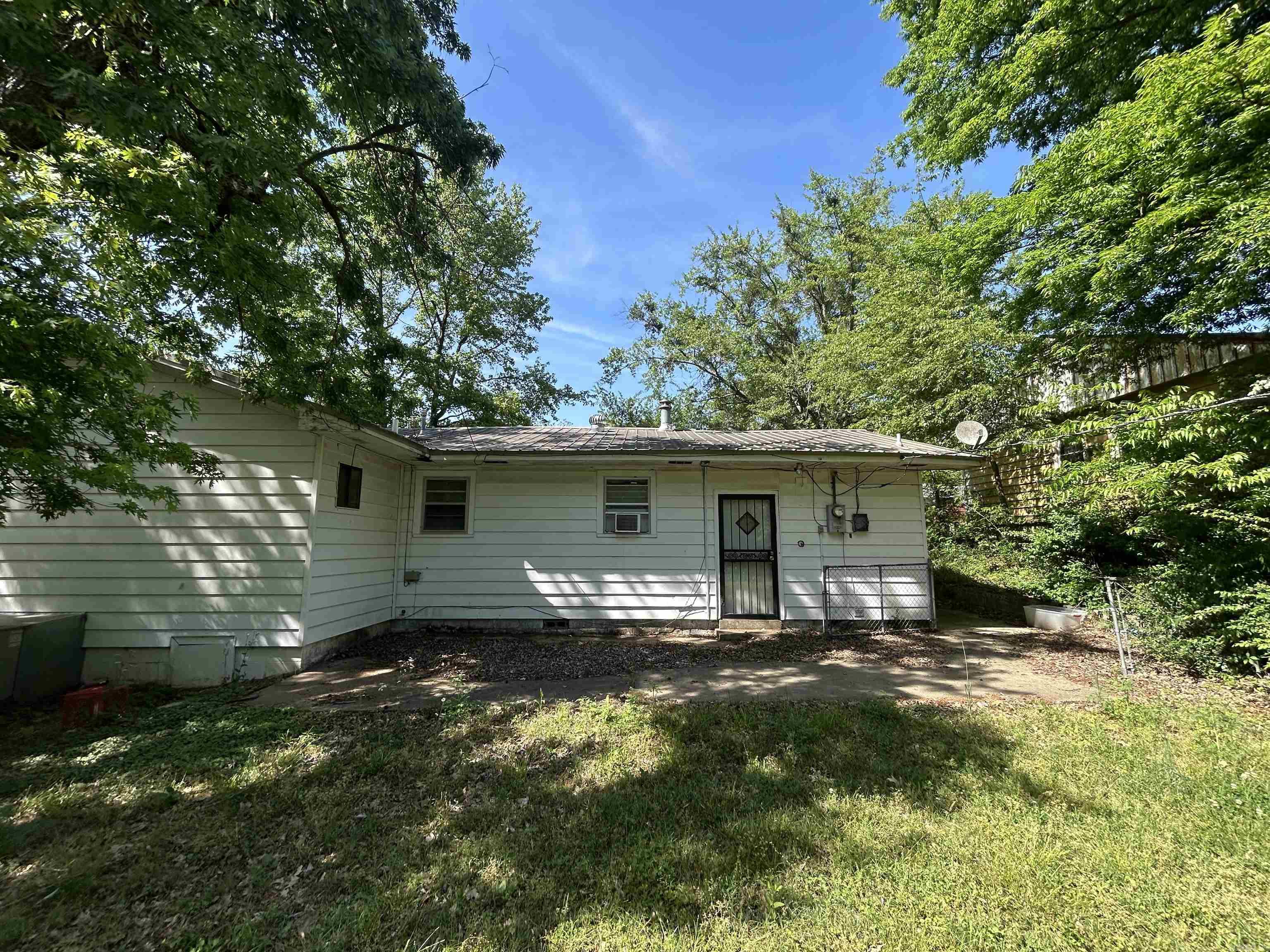 923 Norman St Property Photo 5