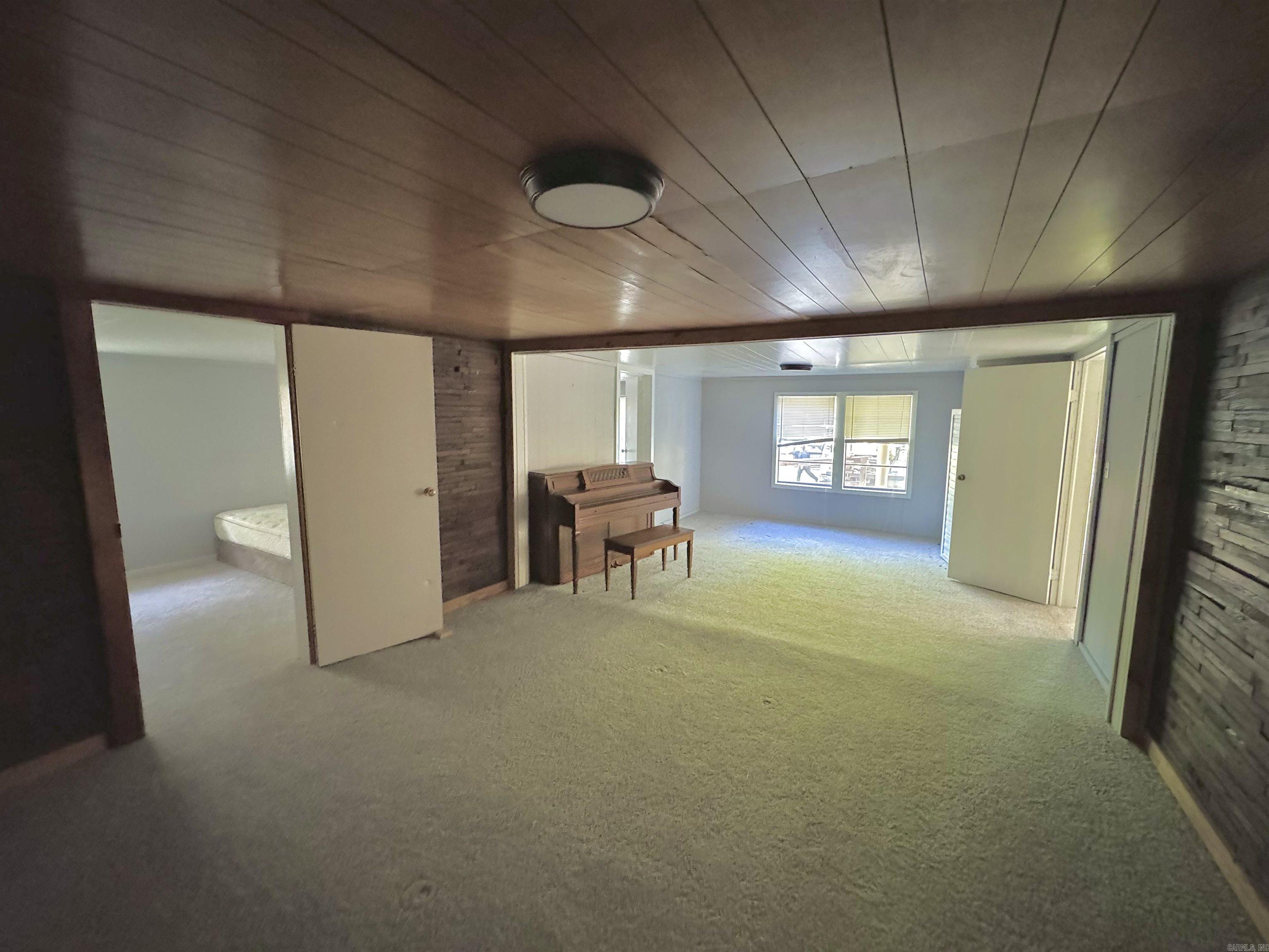 311 E College St. Property Photo 6