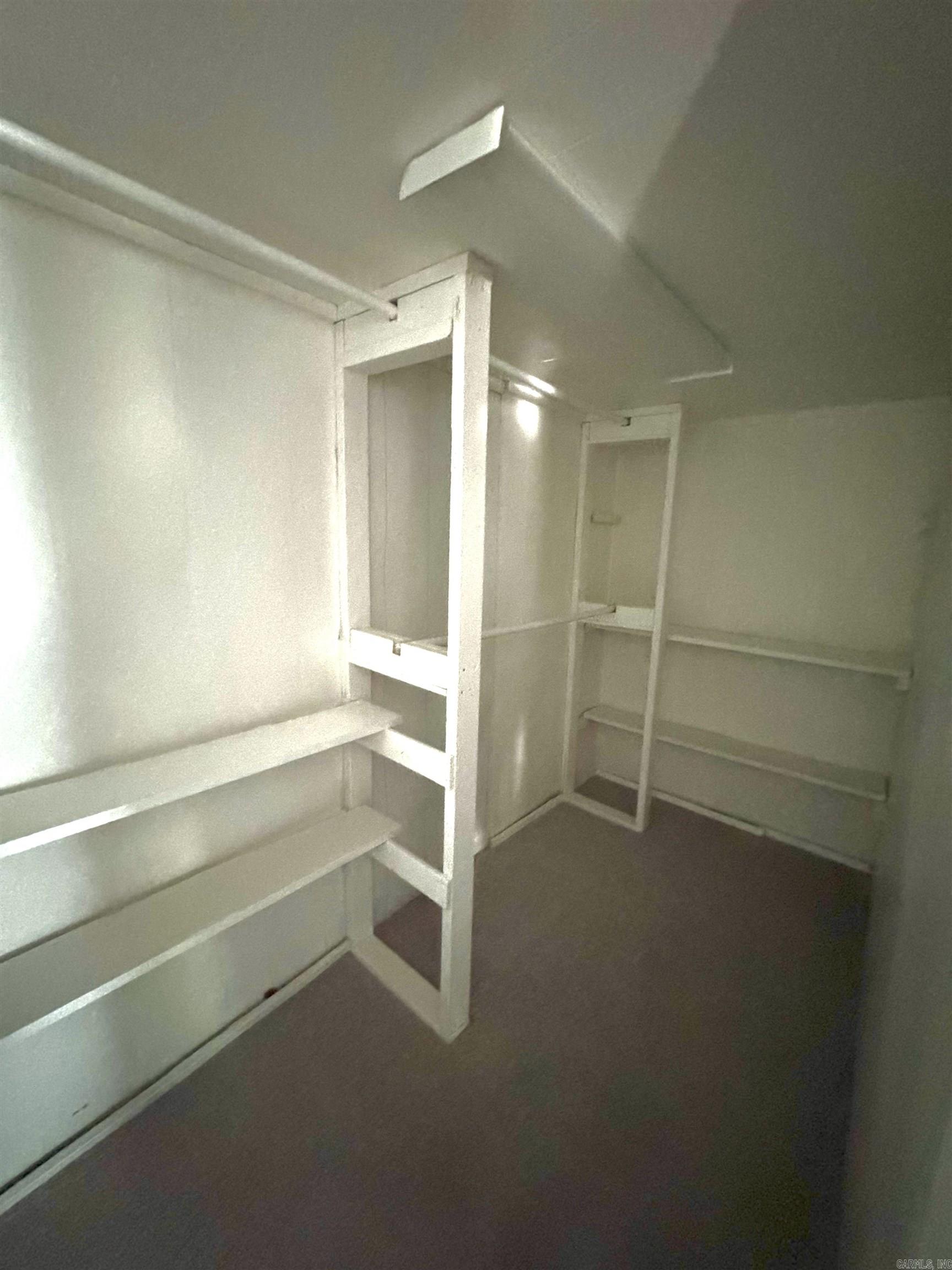311 E College St. Property Photo 8