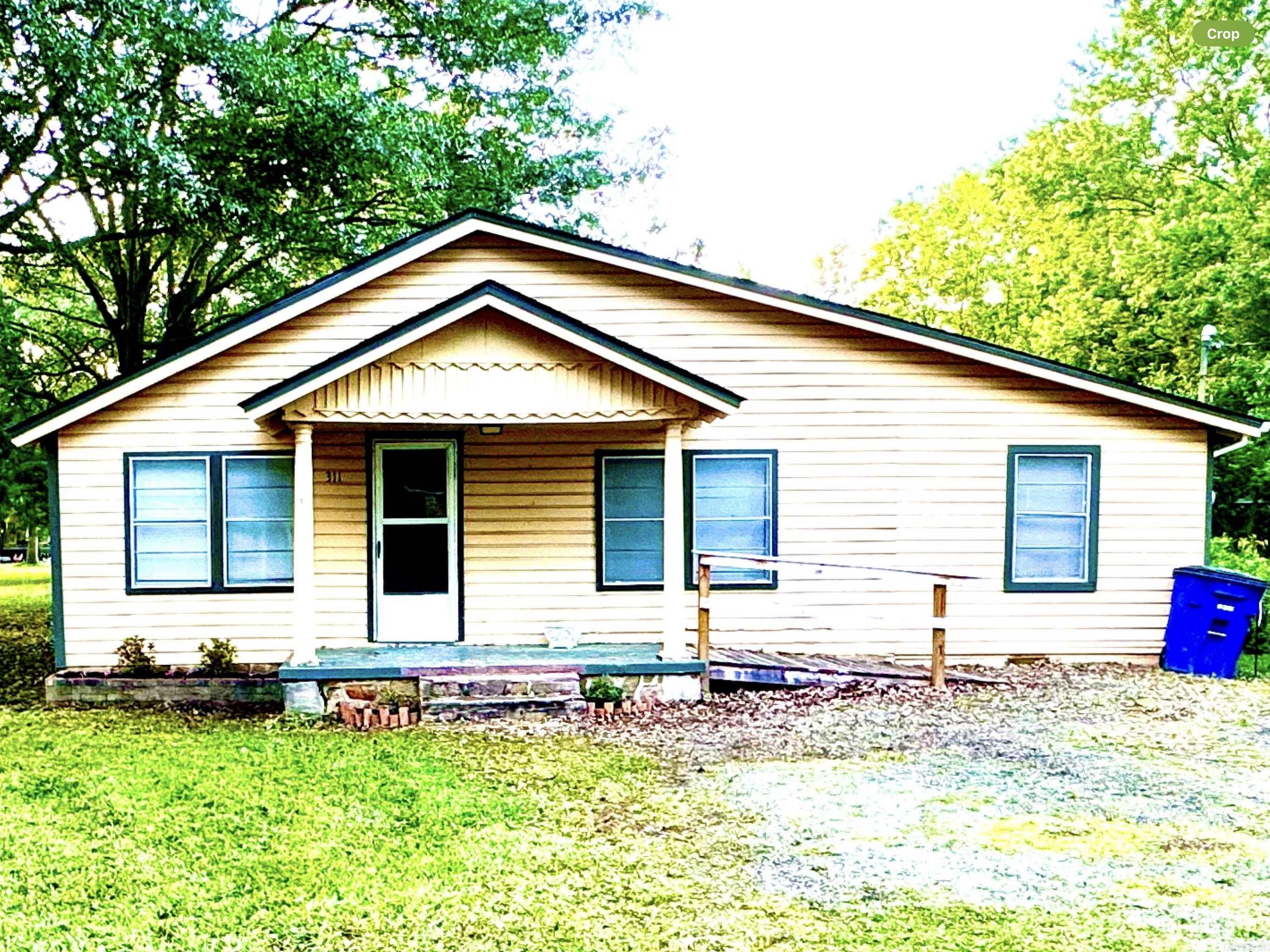 311 E College St. Property Photo 10