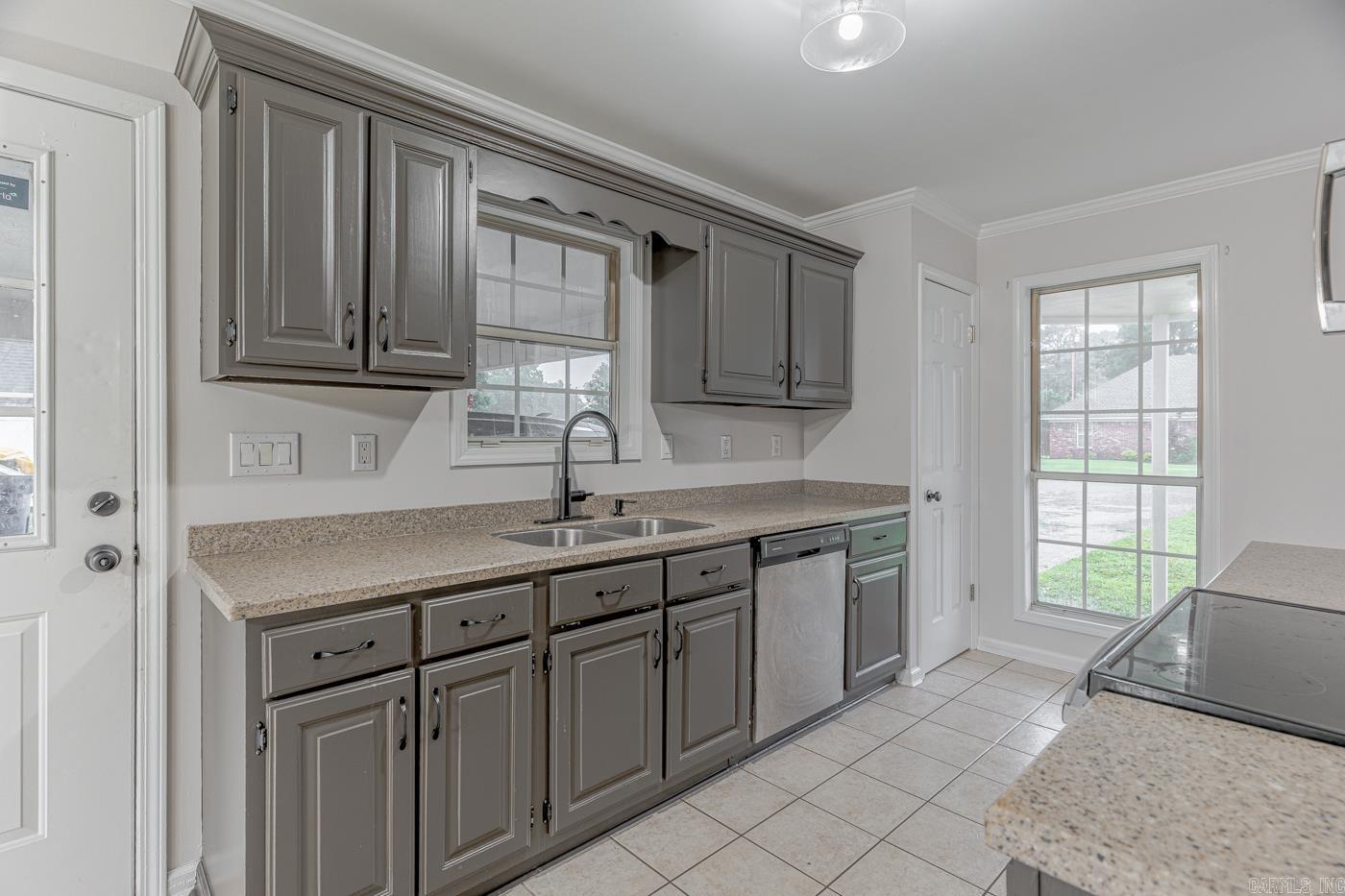 504 Honeysuckle Lane Property Photo 12