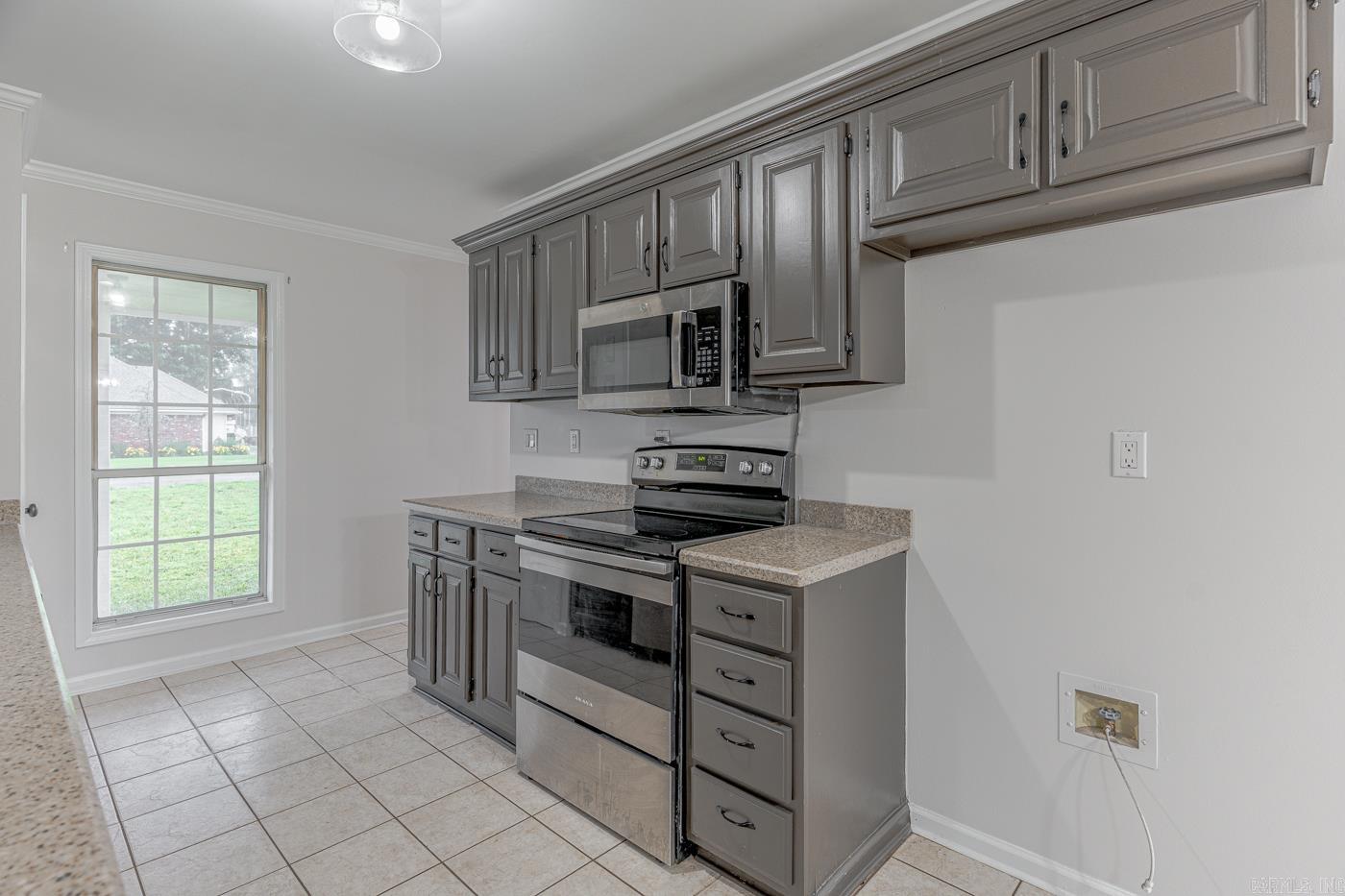 504 Honeysuckle Lane Property Photo 13