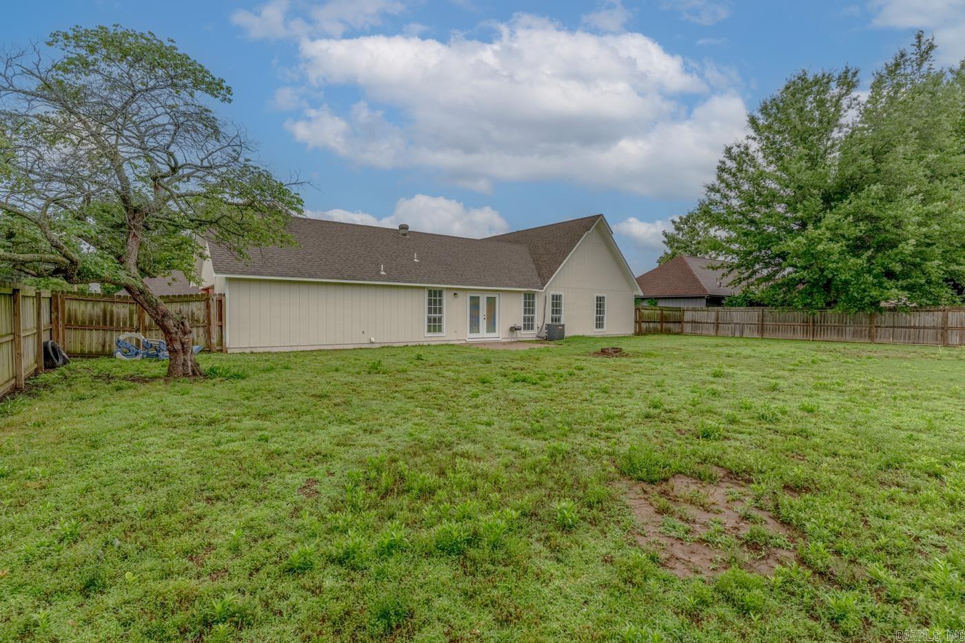504 Honeysuckle Lane Property Photo 33