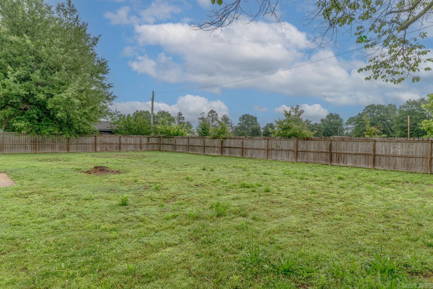 504 Honeysuckle Lane Property Photo 34