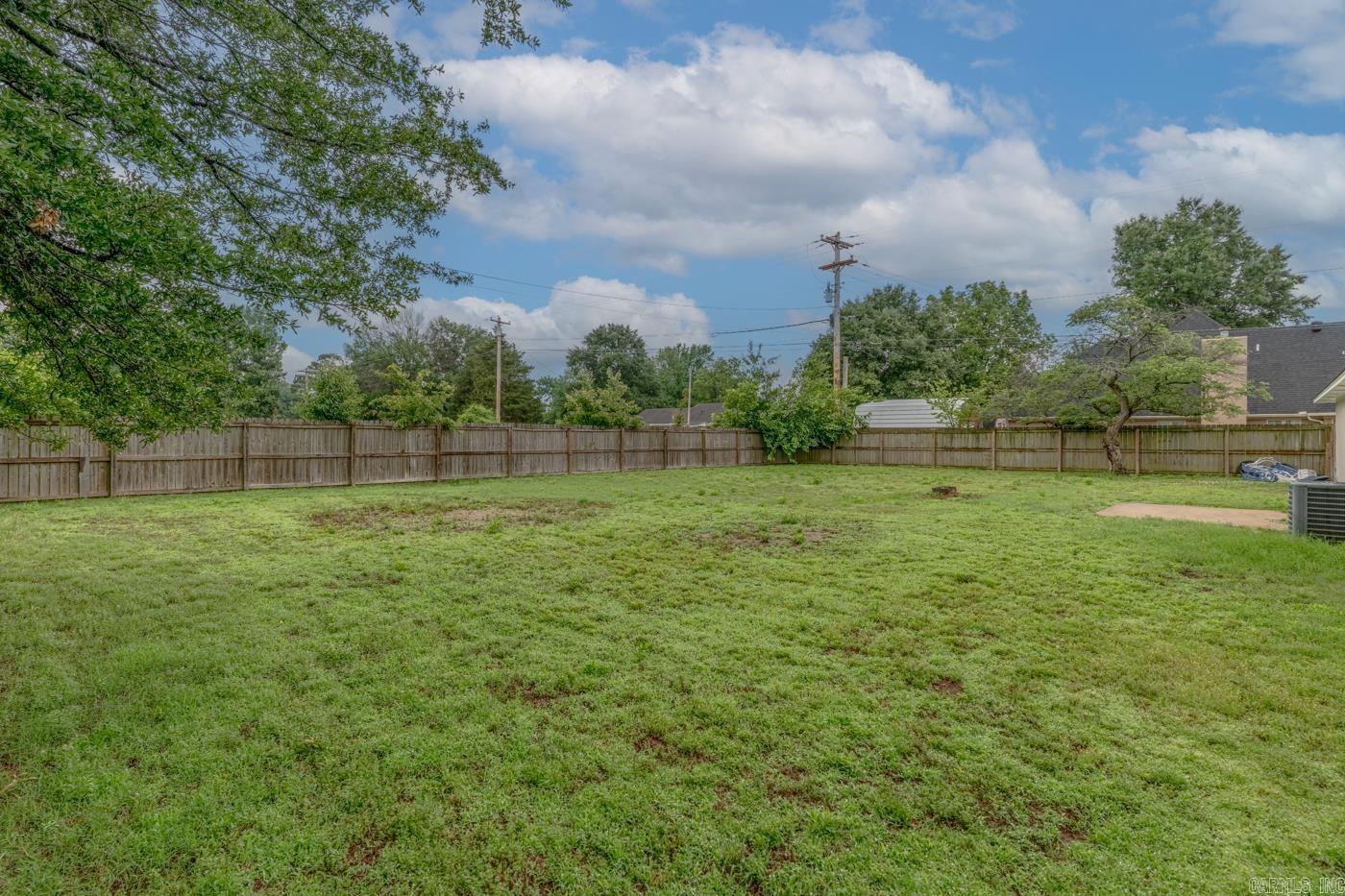 504 Honeysuckle Lane Property Photo 35