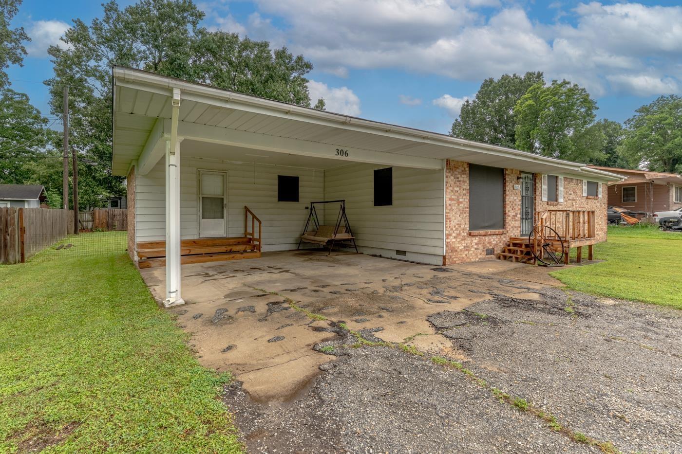 306 Walnut Drive Property Photo 2