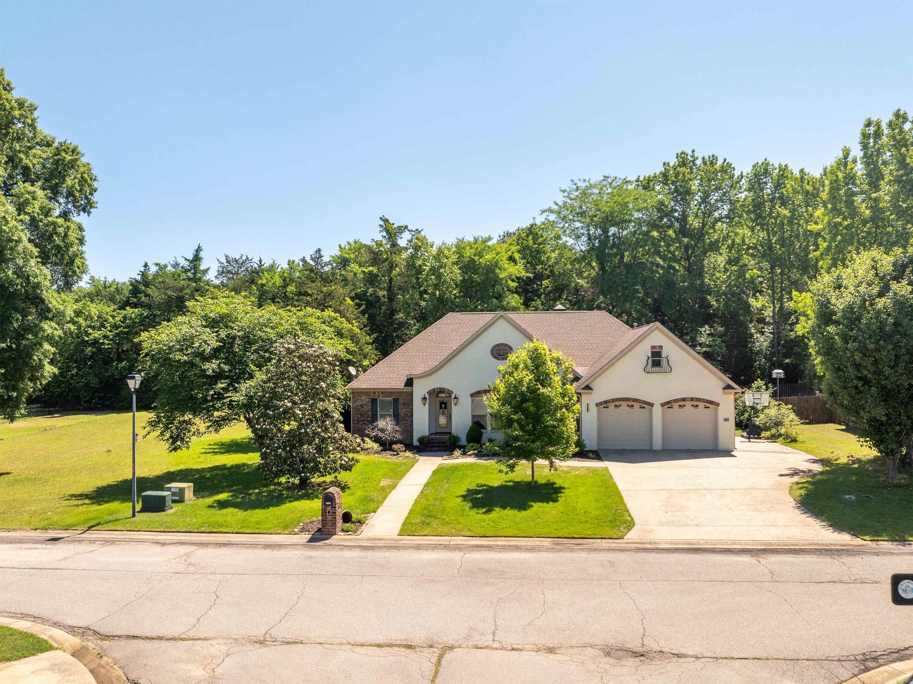 1021 Bent Tree Lane Property Photo 2