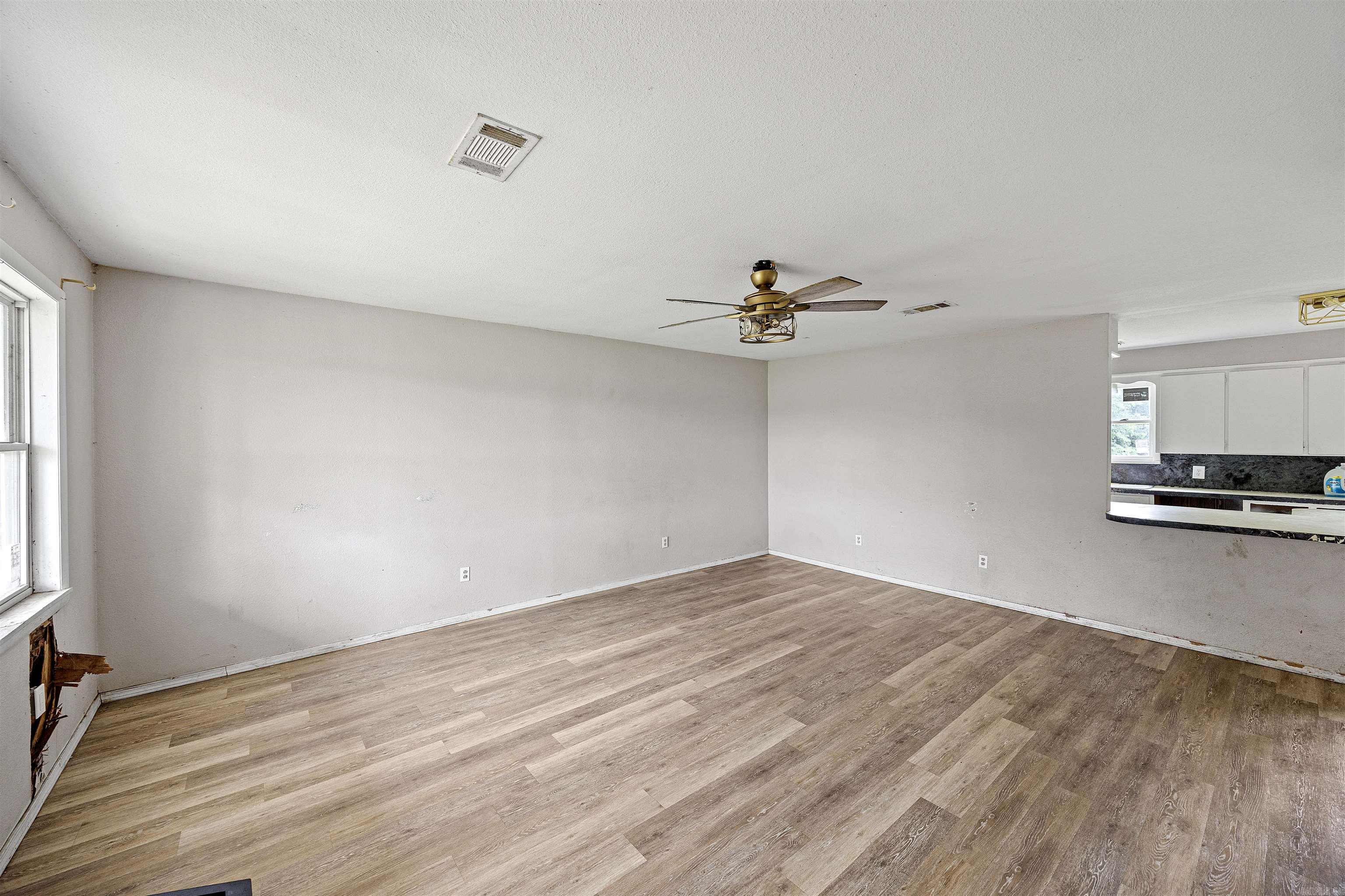70 Scott Drive Property Photo 5
