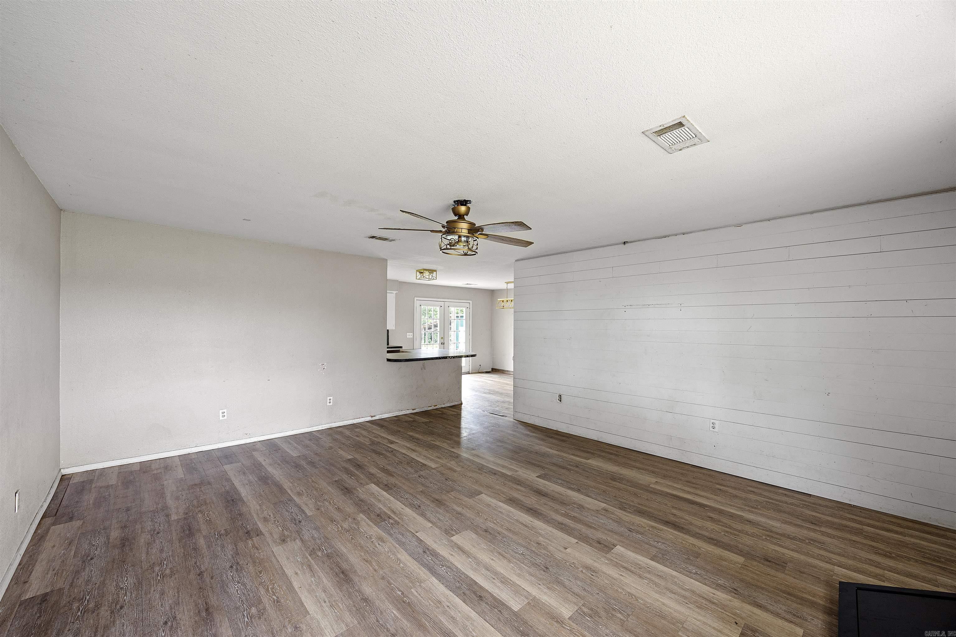 70 Scott Drive Property Photo 6
