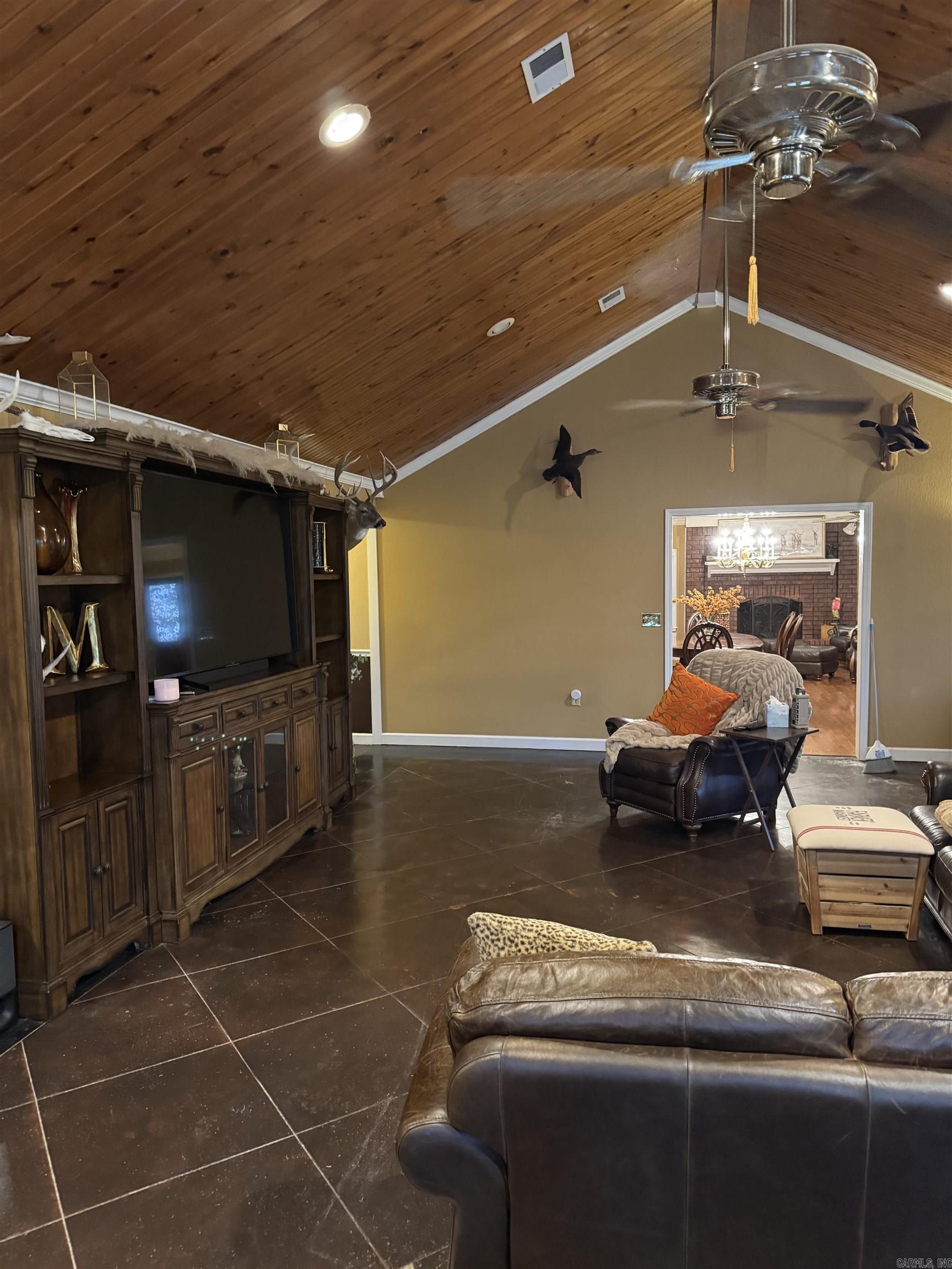 7719 Logan Ln Property Photo 13