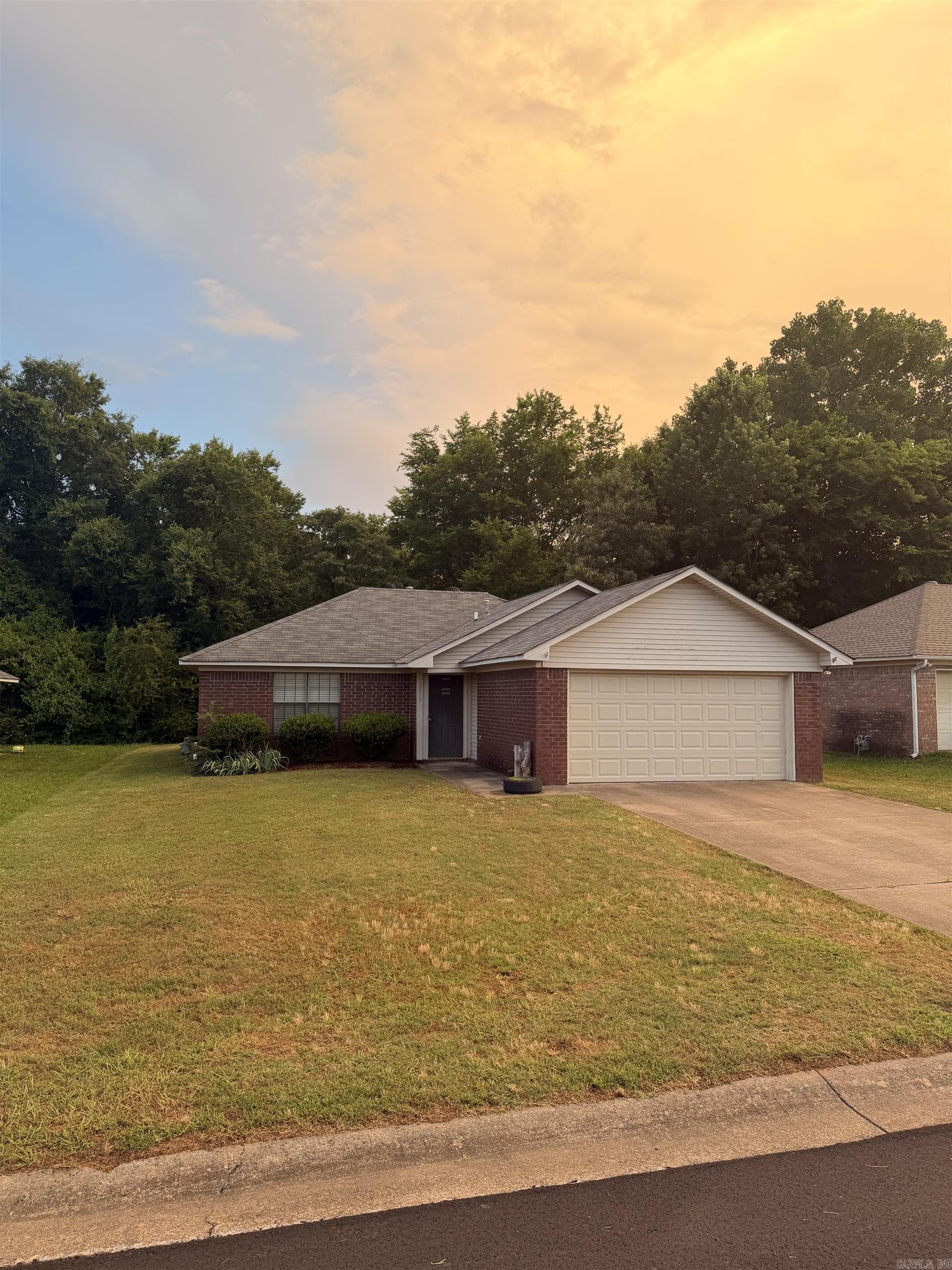2575 Winchester Drive Property Photo 1