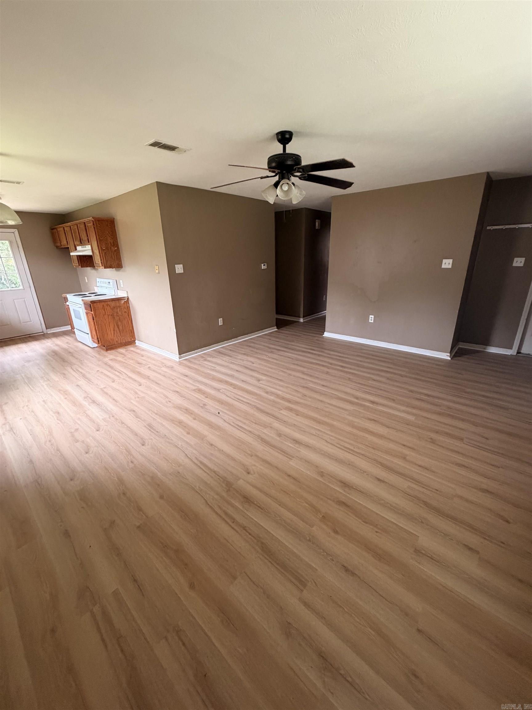 2575 Winchester Drive Property Photo 6